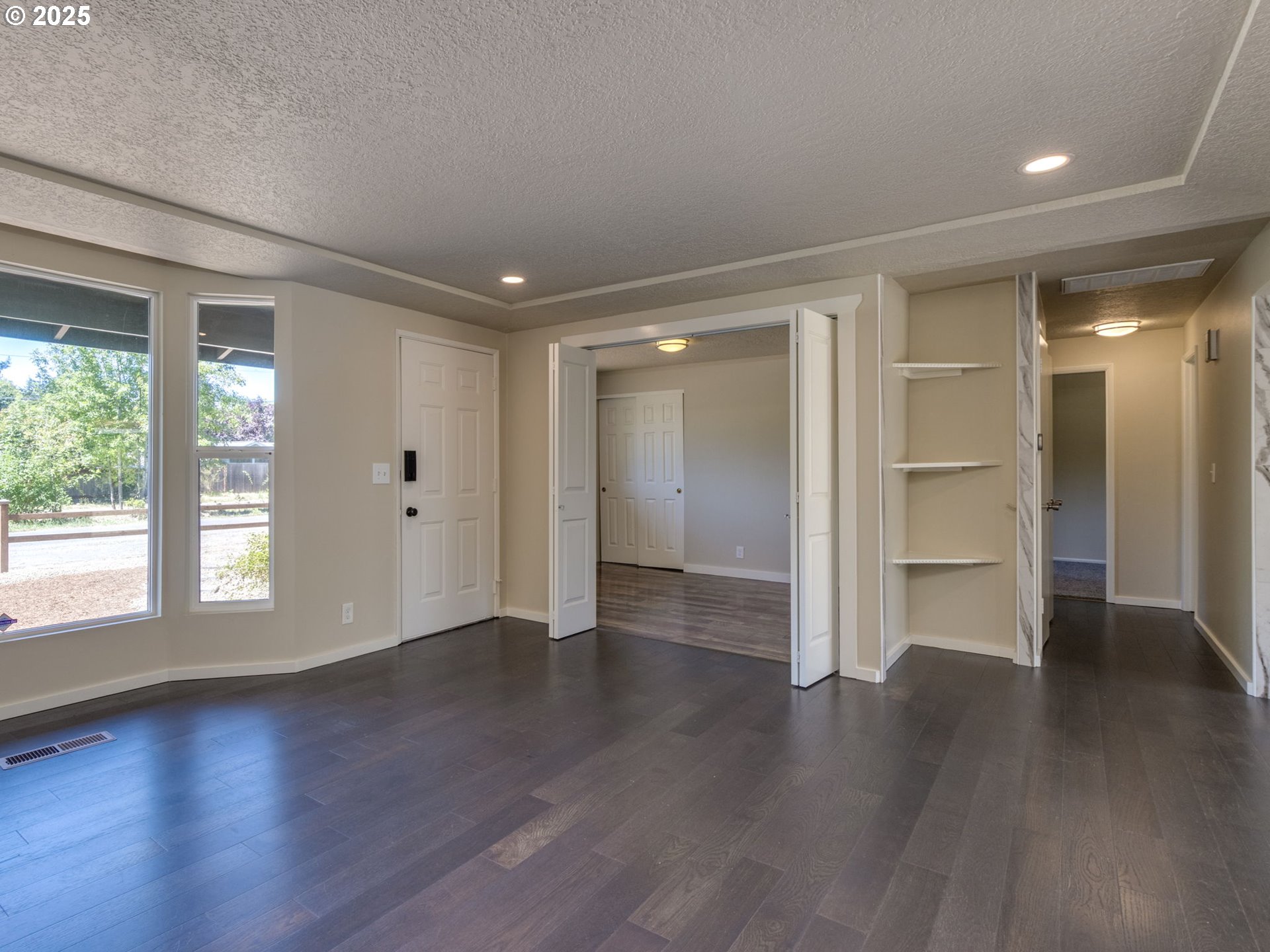 16322 SE ARISTA DR