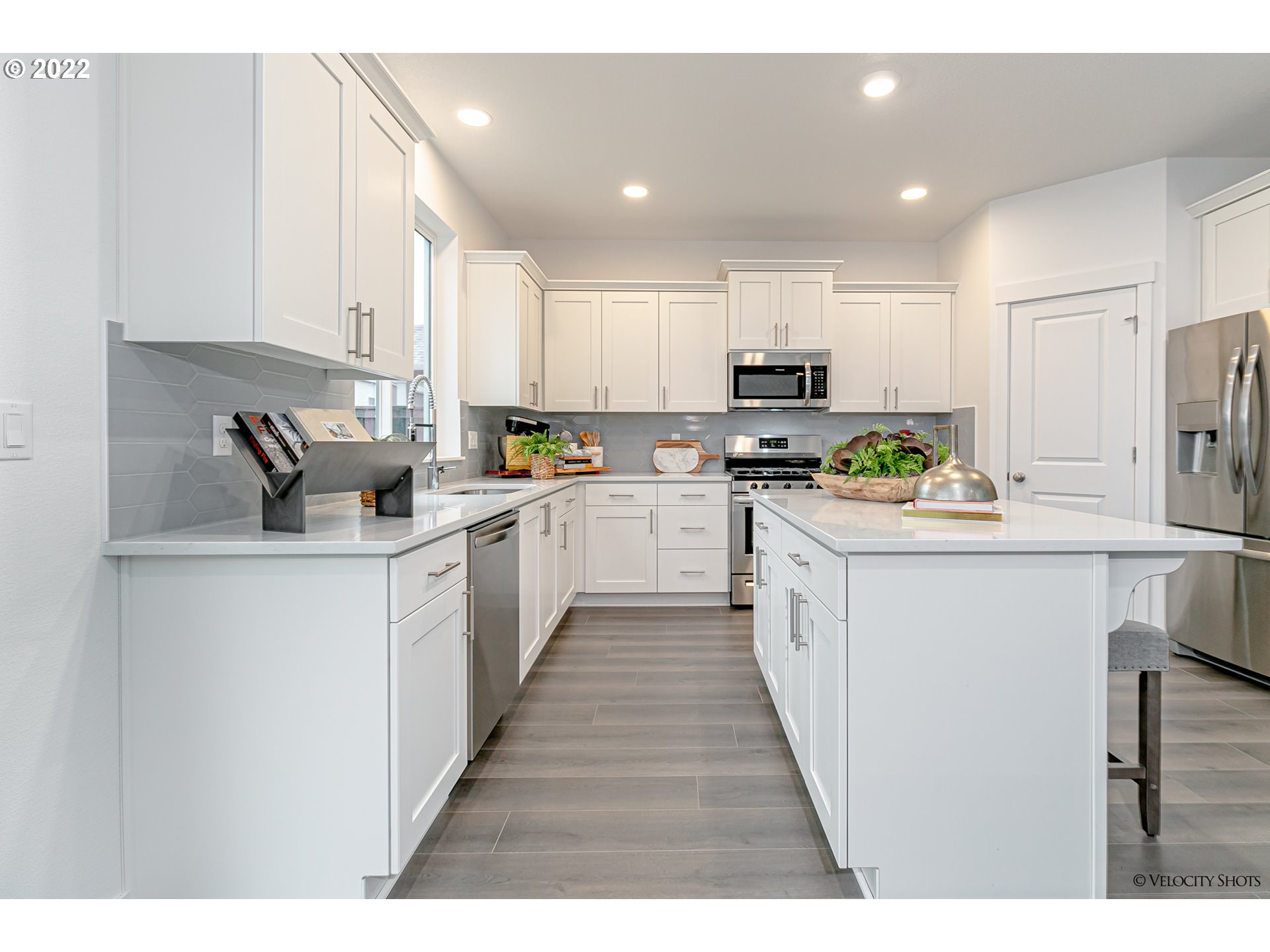 3000 S NECTARINE ST LT728