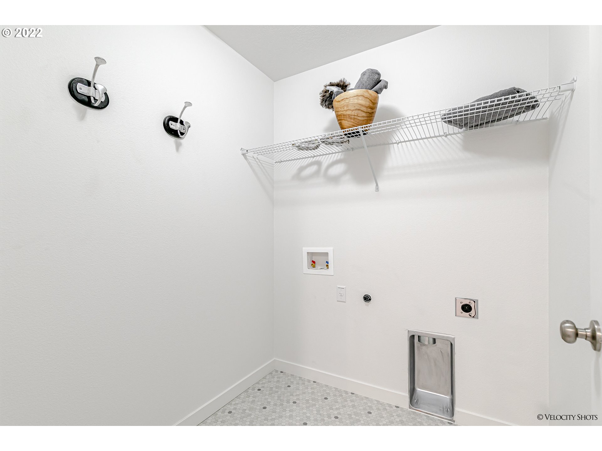 3000 S NECTARINE ST LT728