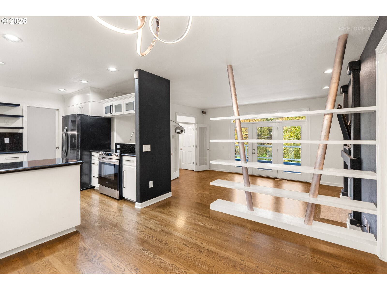600 MAPLE ST