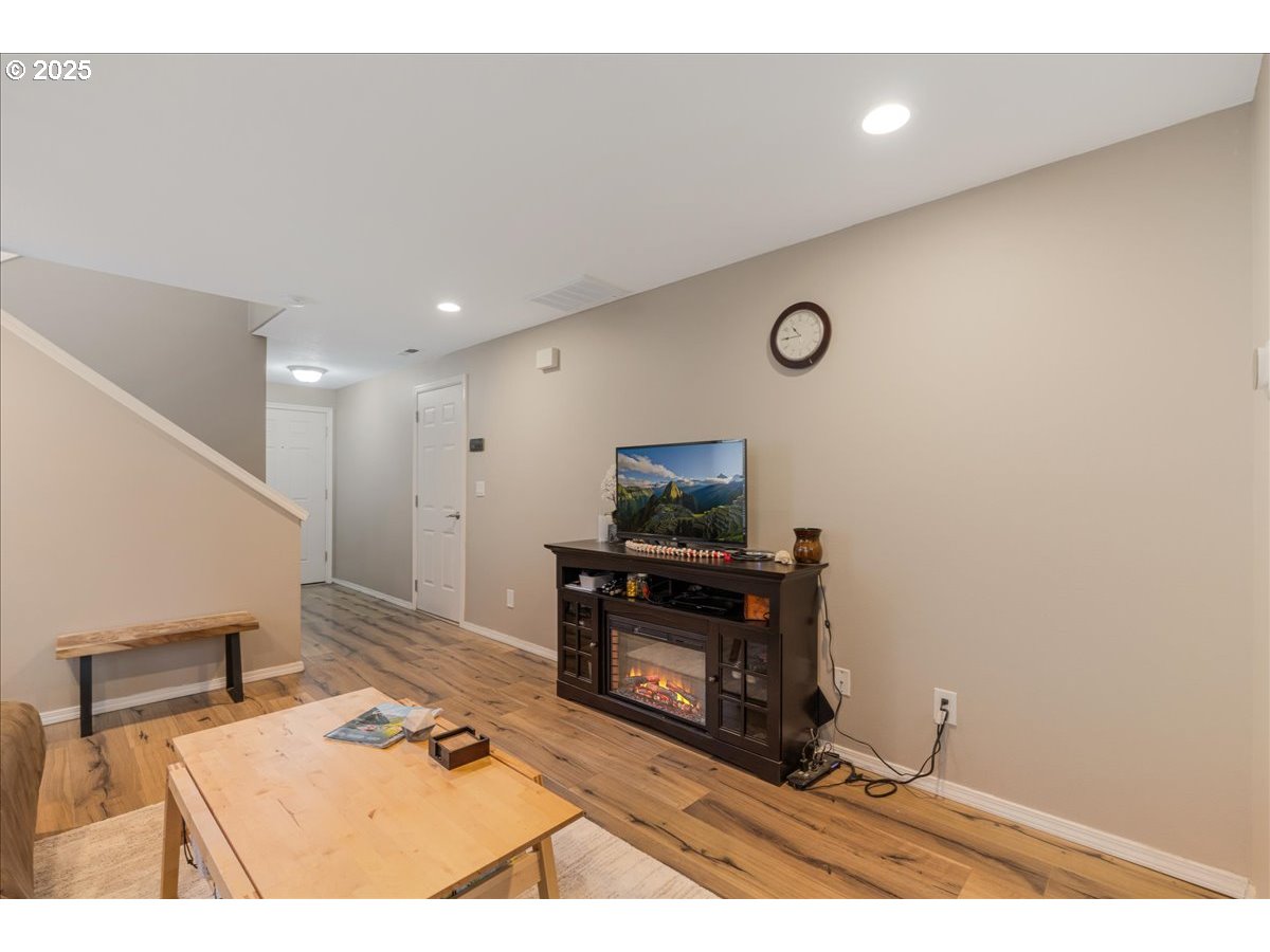 525 SW 207TH AVE