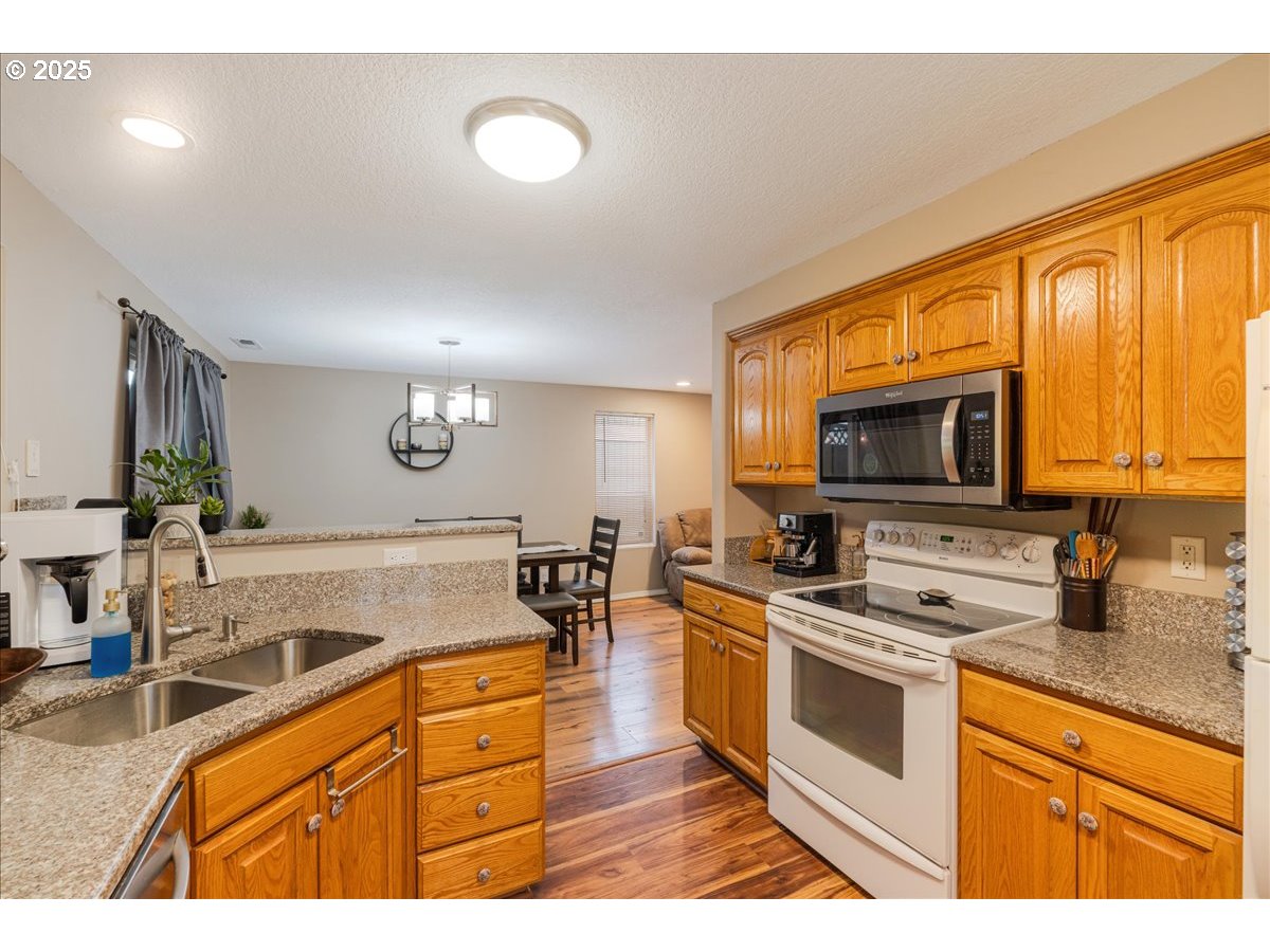 525 SW 207TH AVE