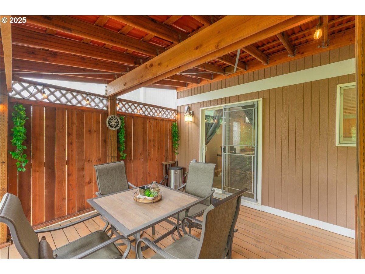 525 SW 207TH AVE