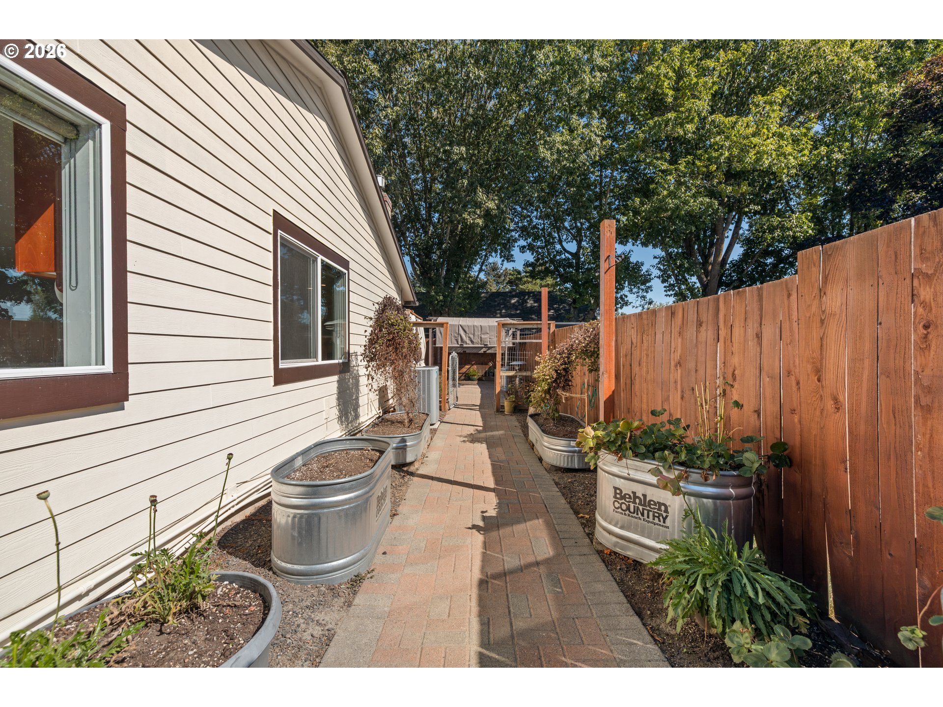 1546 SE 52ND AVE