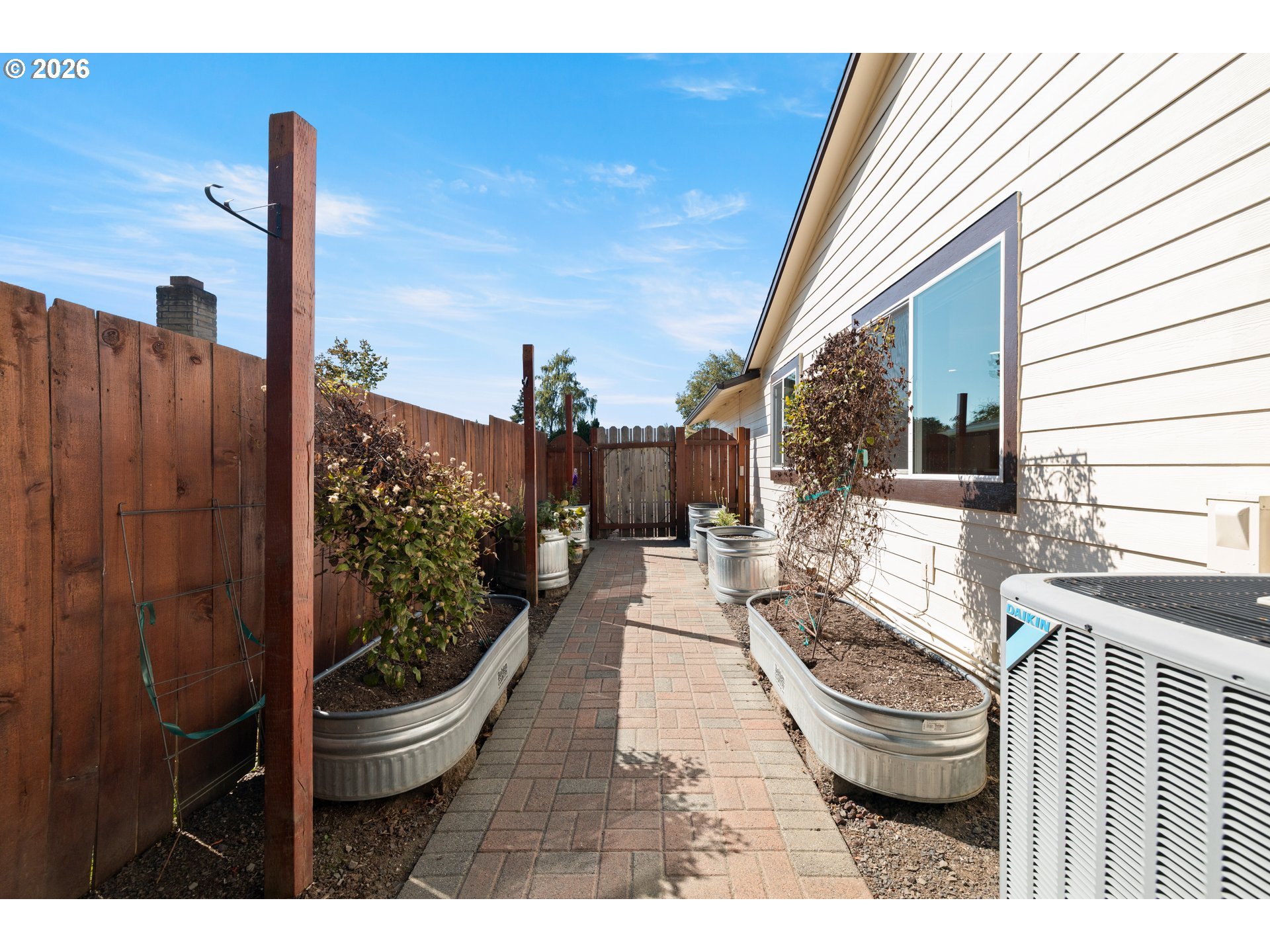 1546 SE 52ND AVE