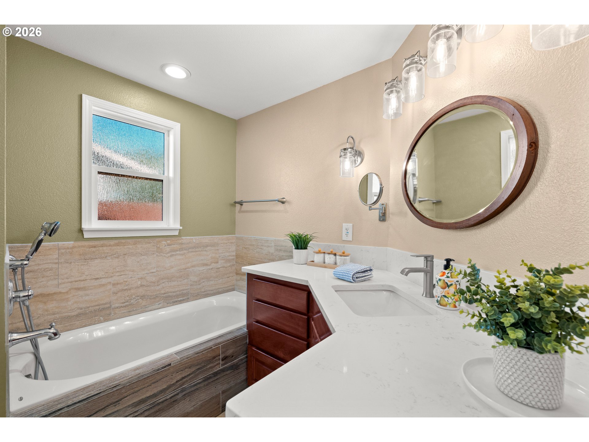 1546 SE 52ND AVE