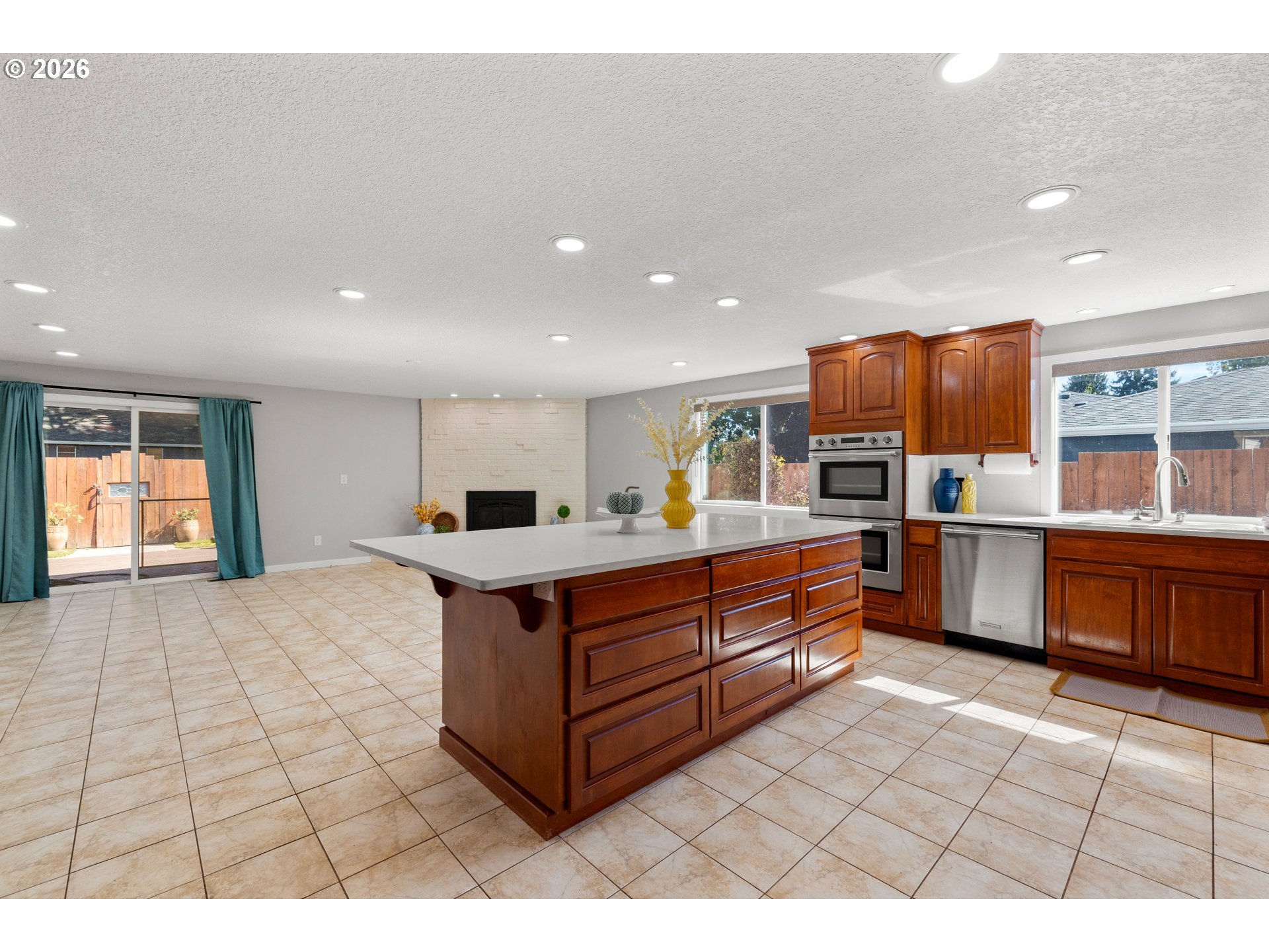 1546 SE 52ND AVE