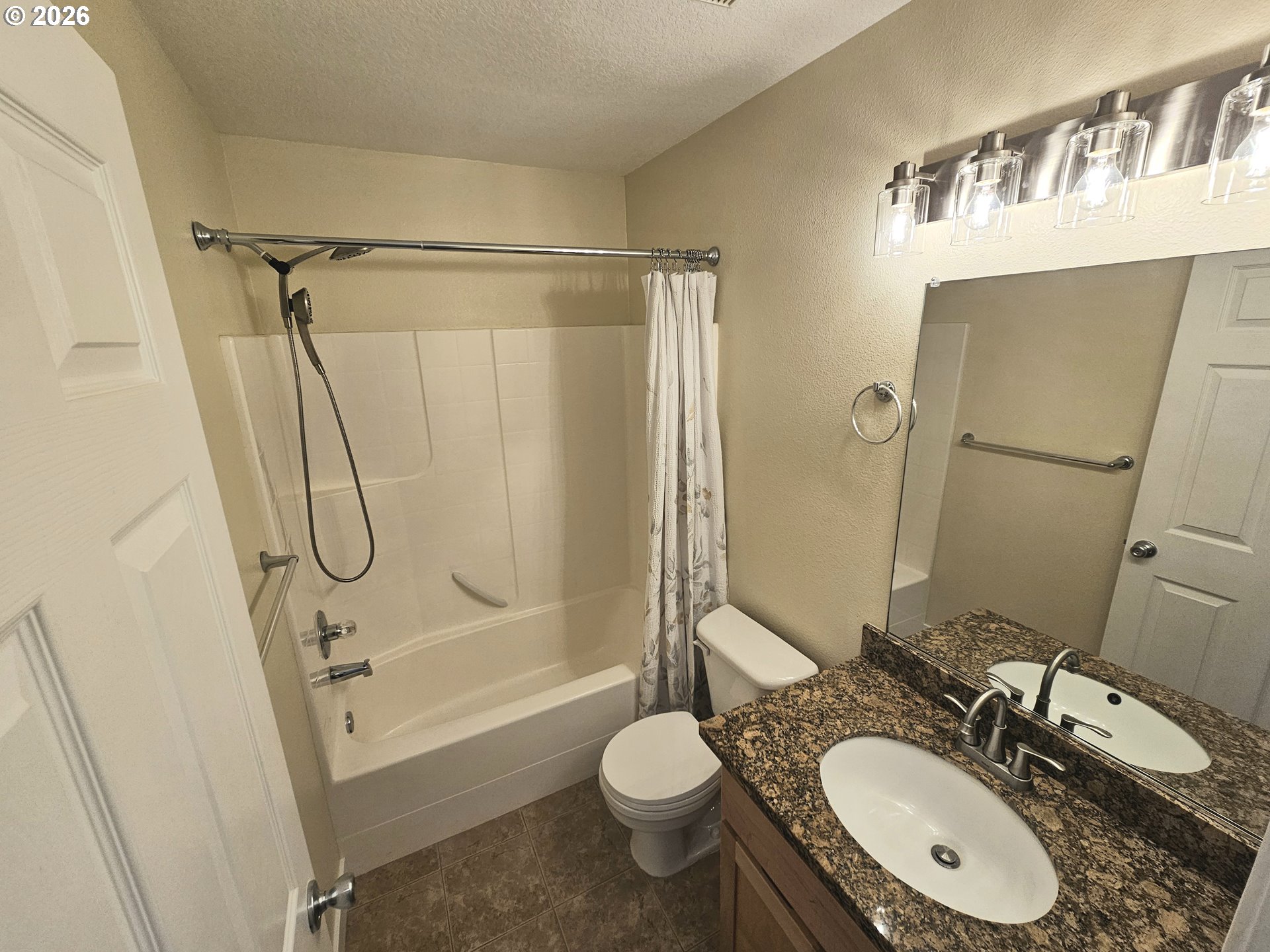 7867 NE KIAN LN