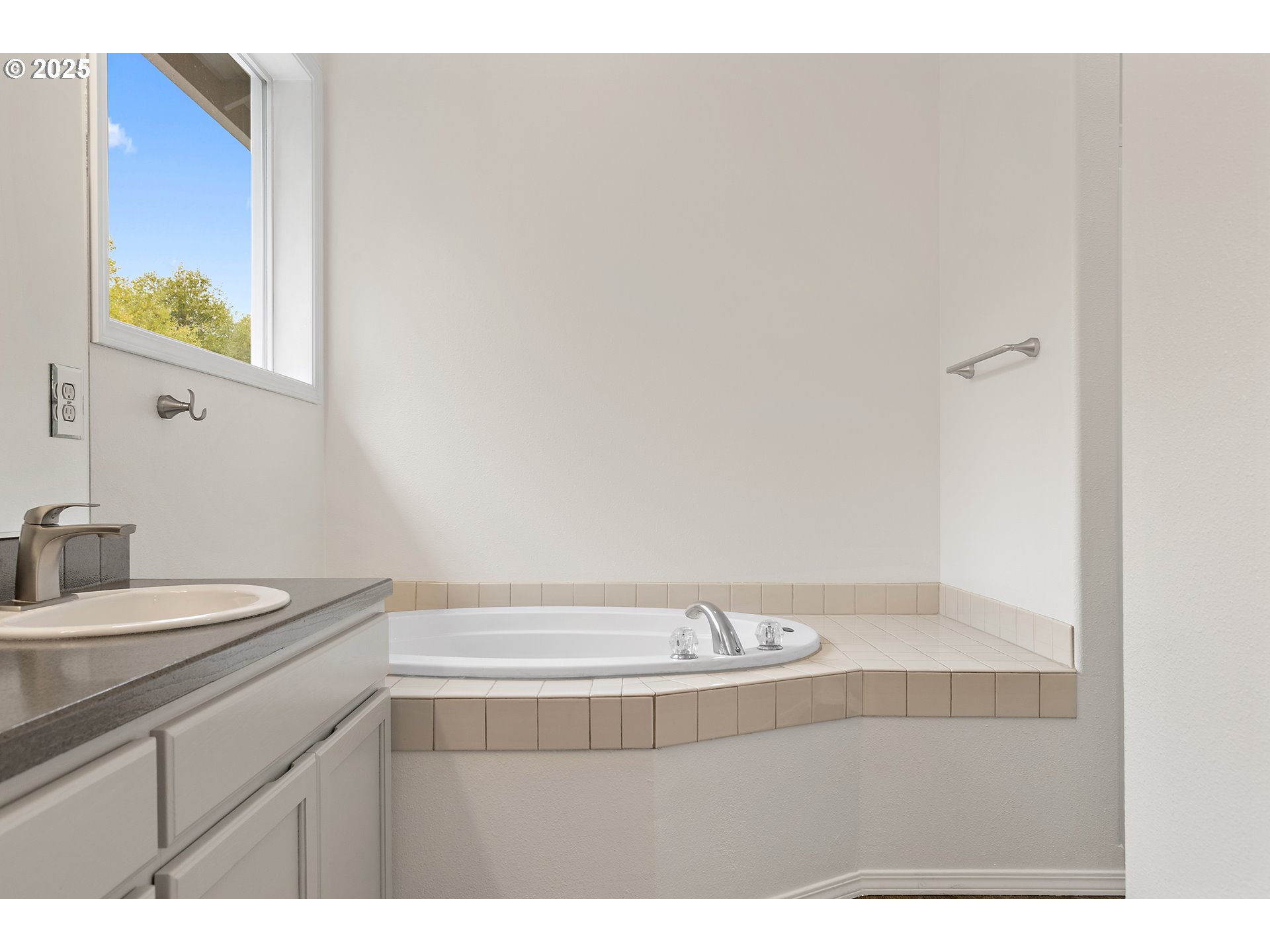 1703 NW WONDERVIEW AVE