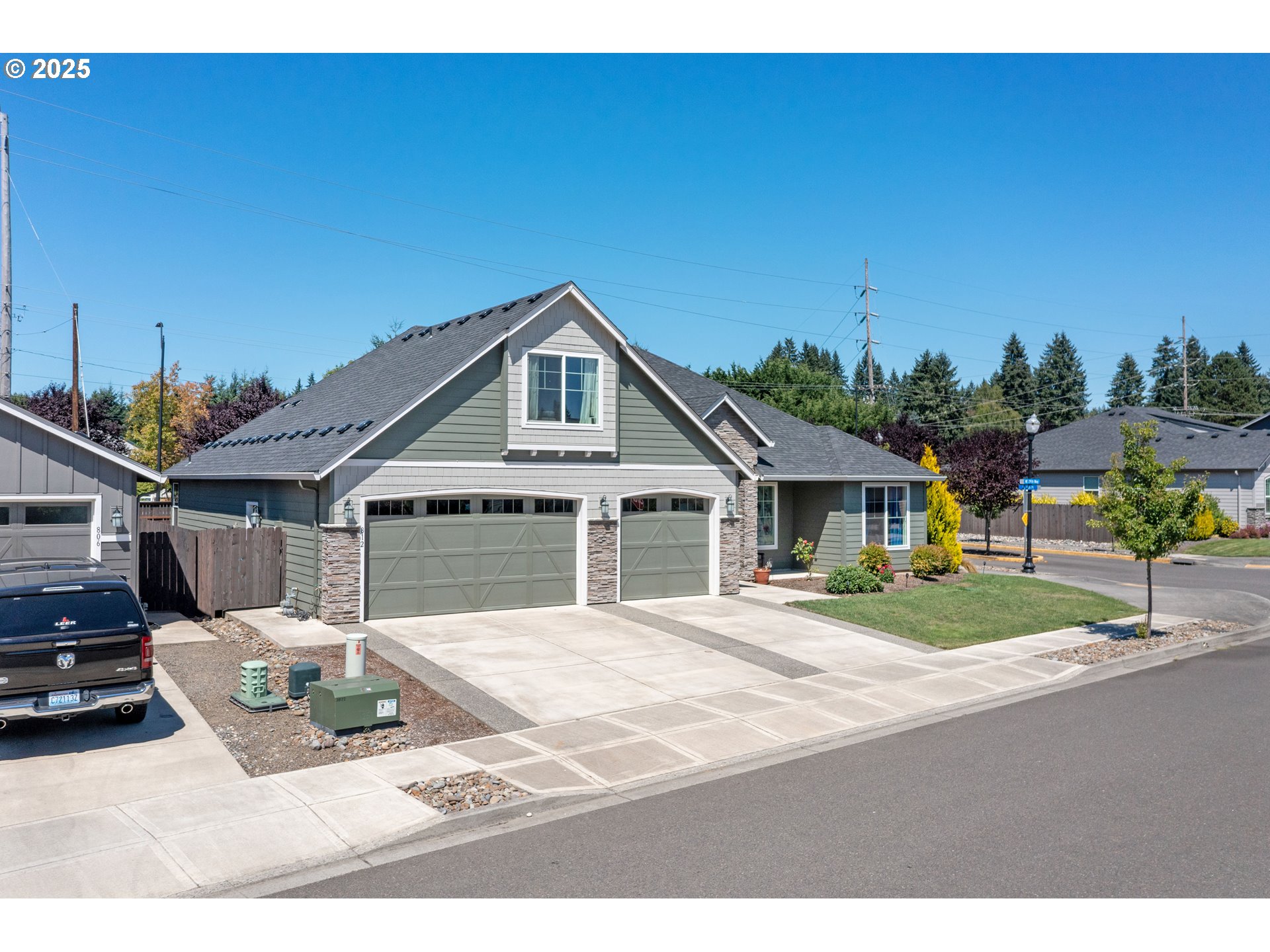 812 NE 29TH WAY
