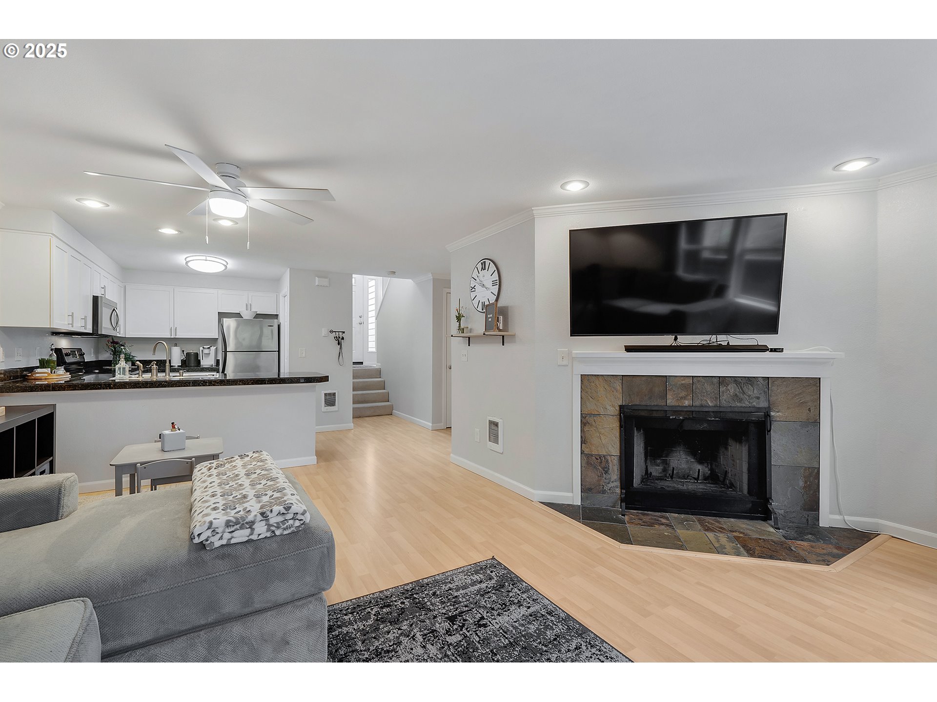 3956 CARMAN DR