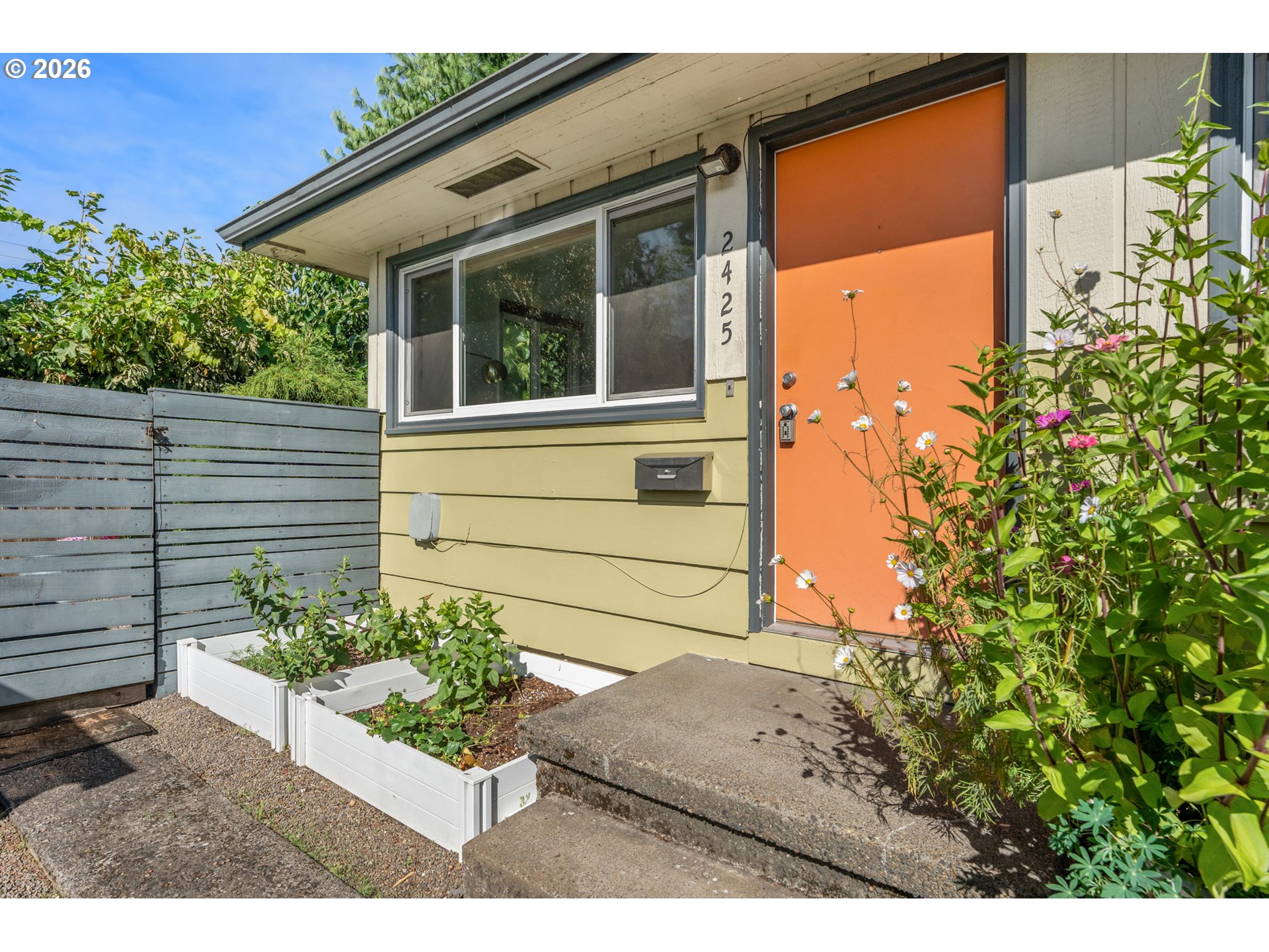 2421 SE 52ND AVE