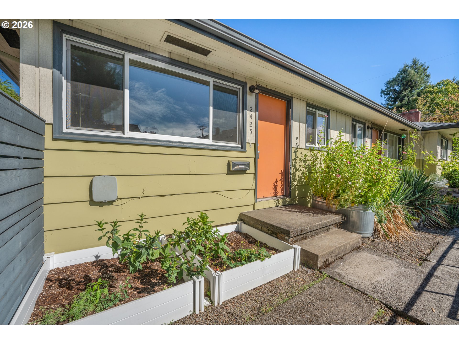 2421 SE 52ND AVE