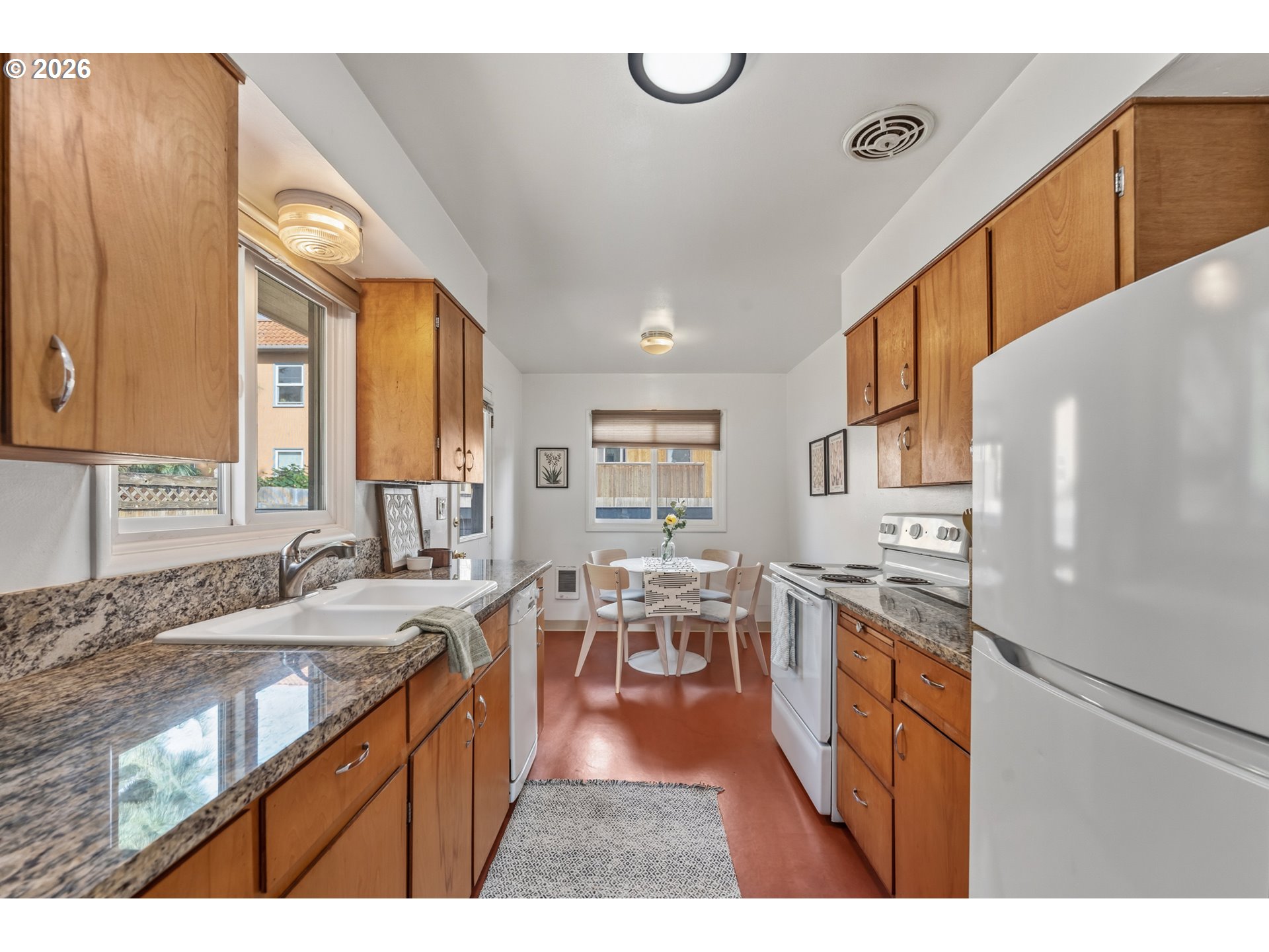 2421 SE 52ND AVE