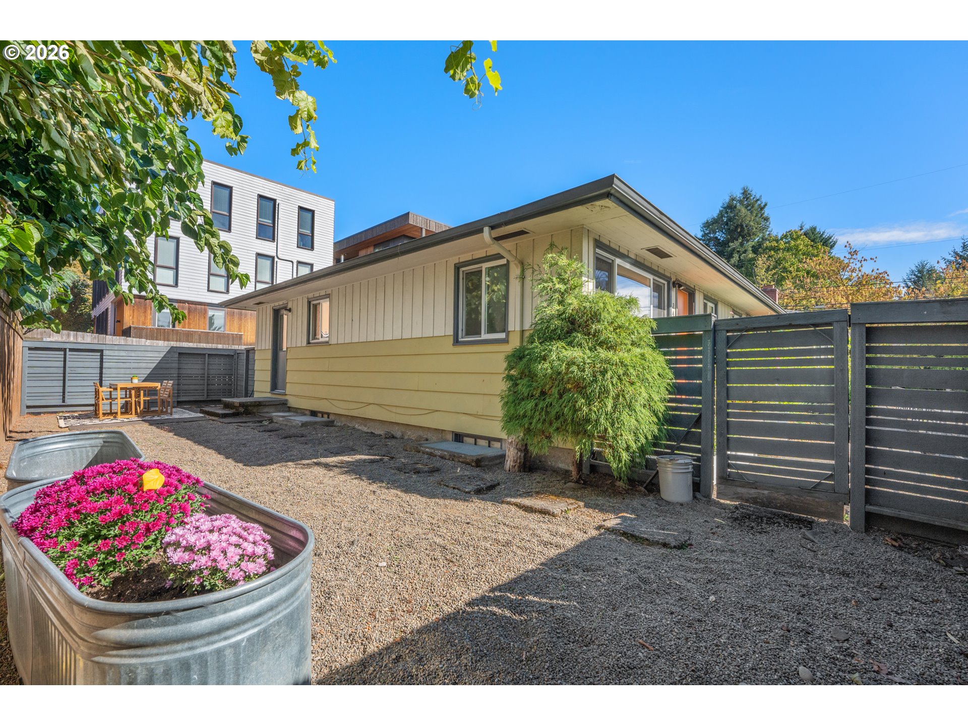 2421 SE 52ND AVE