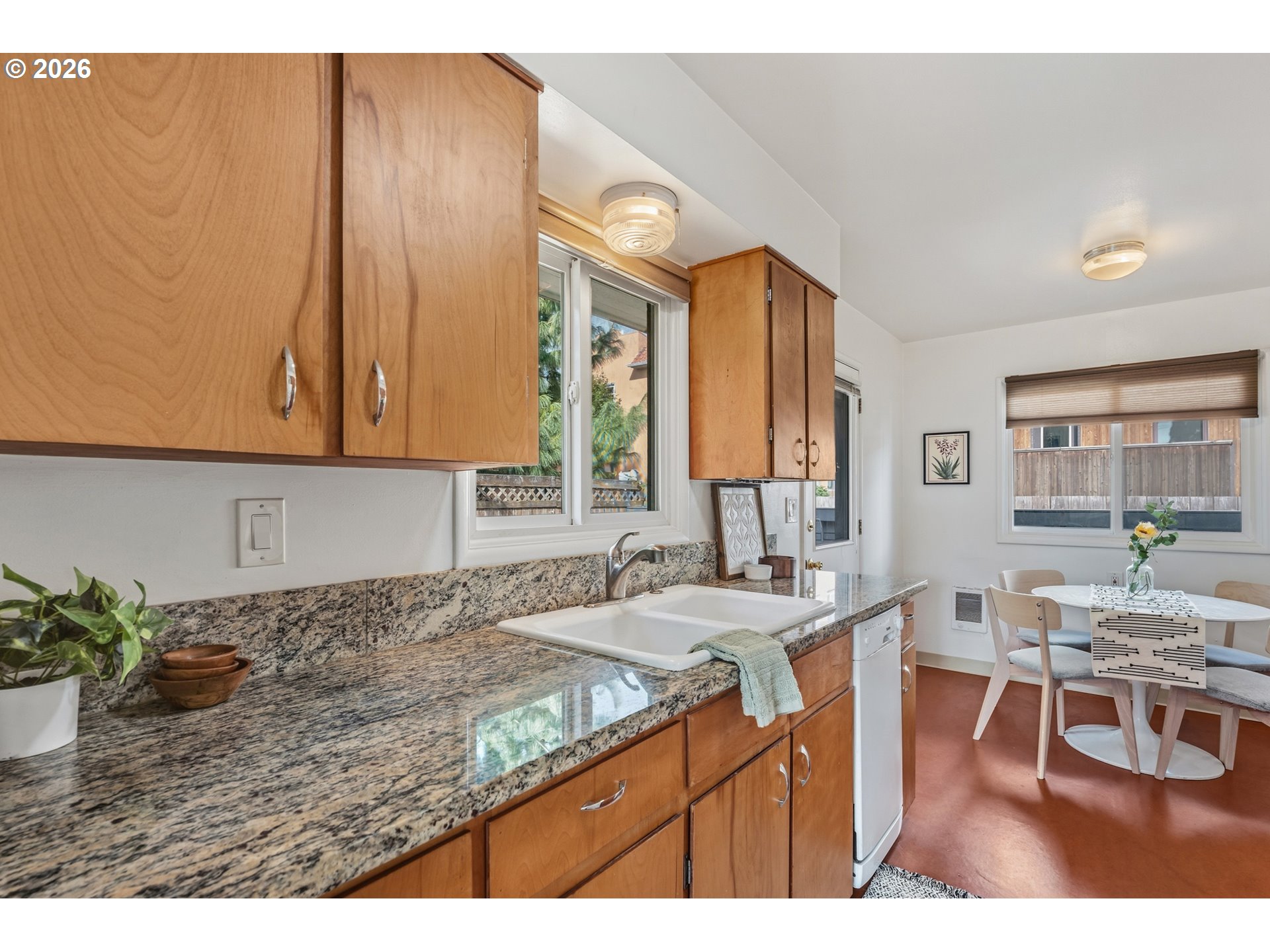 2421 SE 52ND AVE