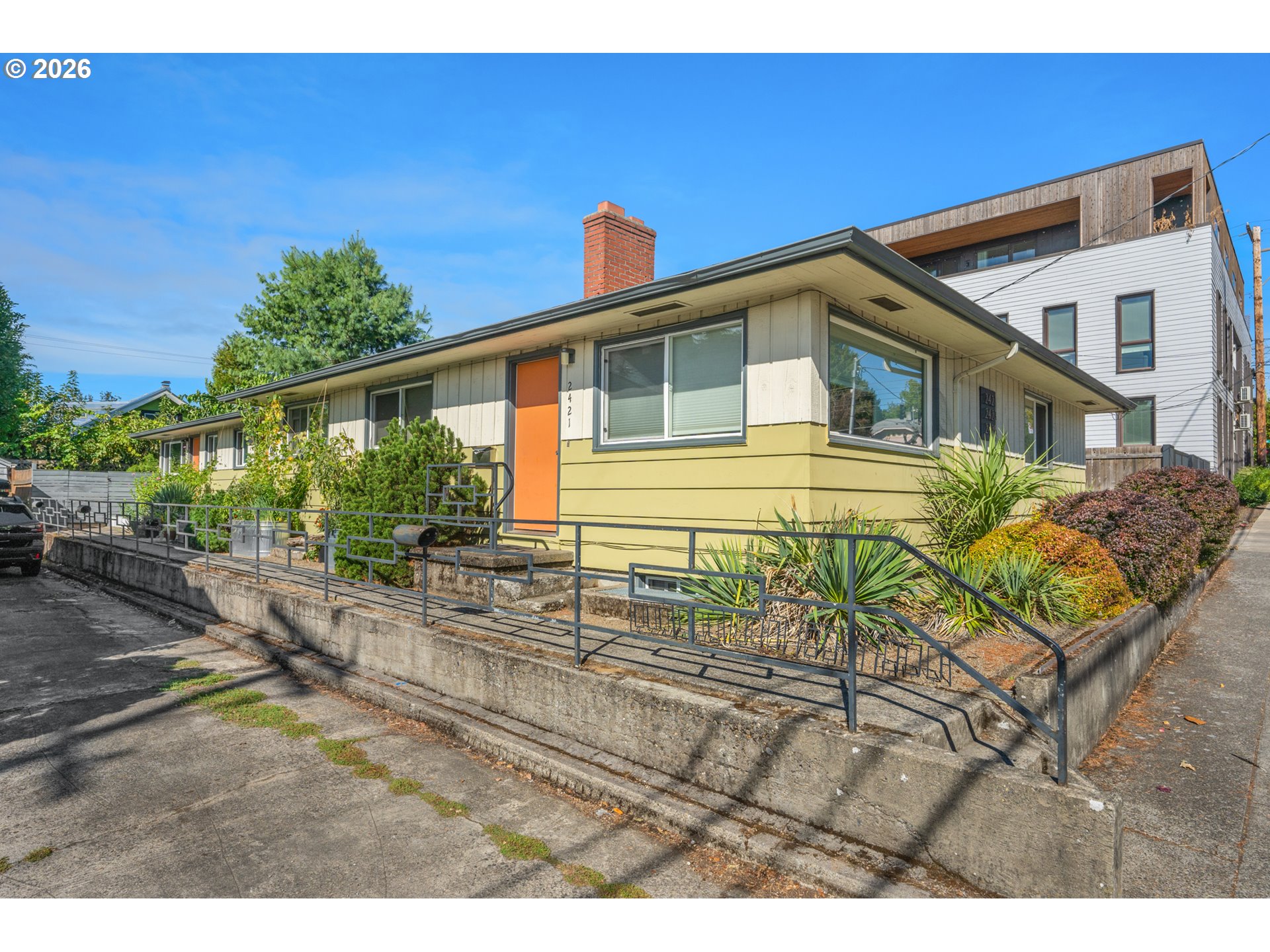 2421 SE 52ND AVE