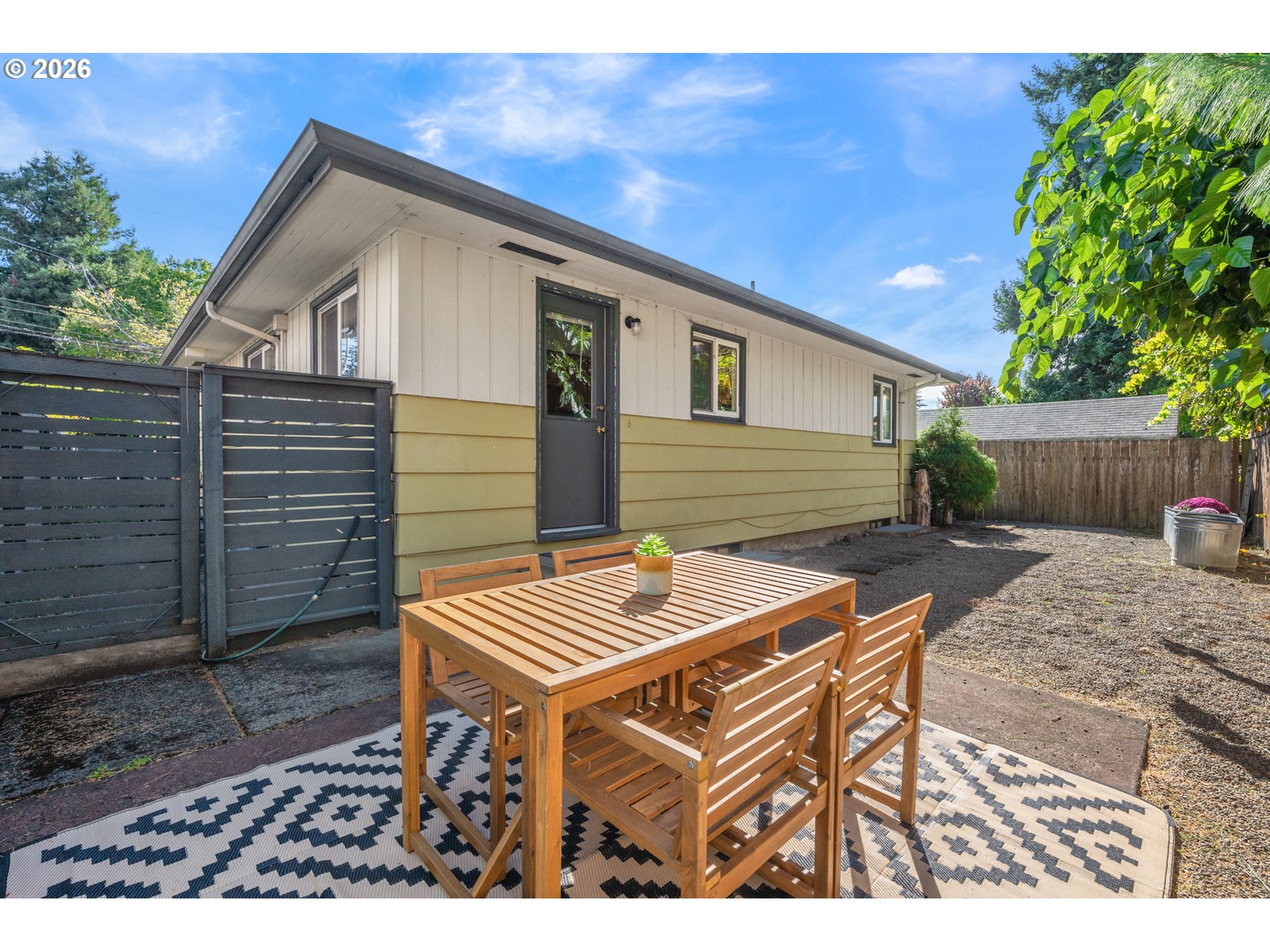 2421 SE 52ND AVE