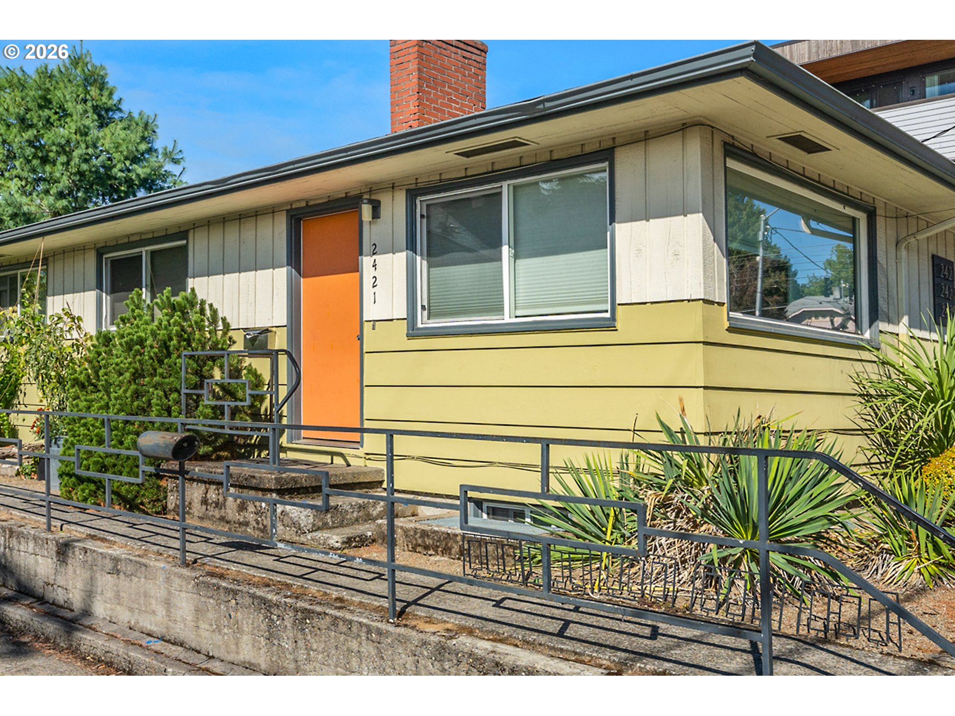 2421 SE 52ND AVE