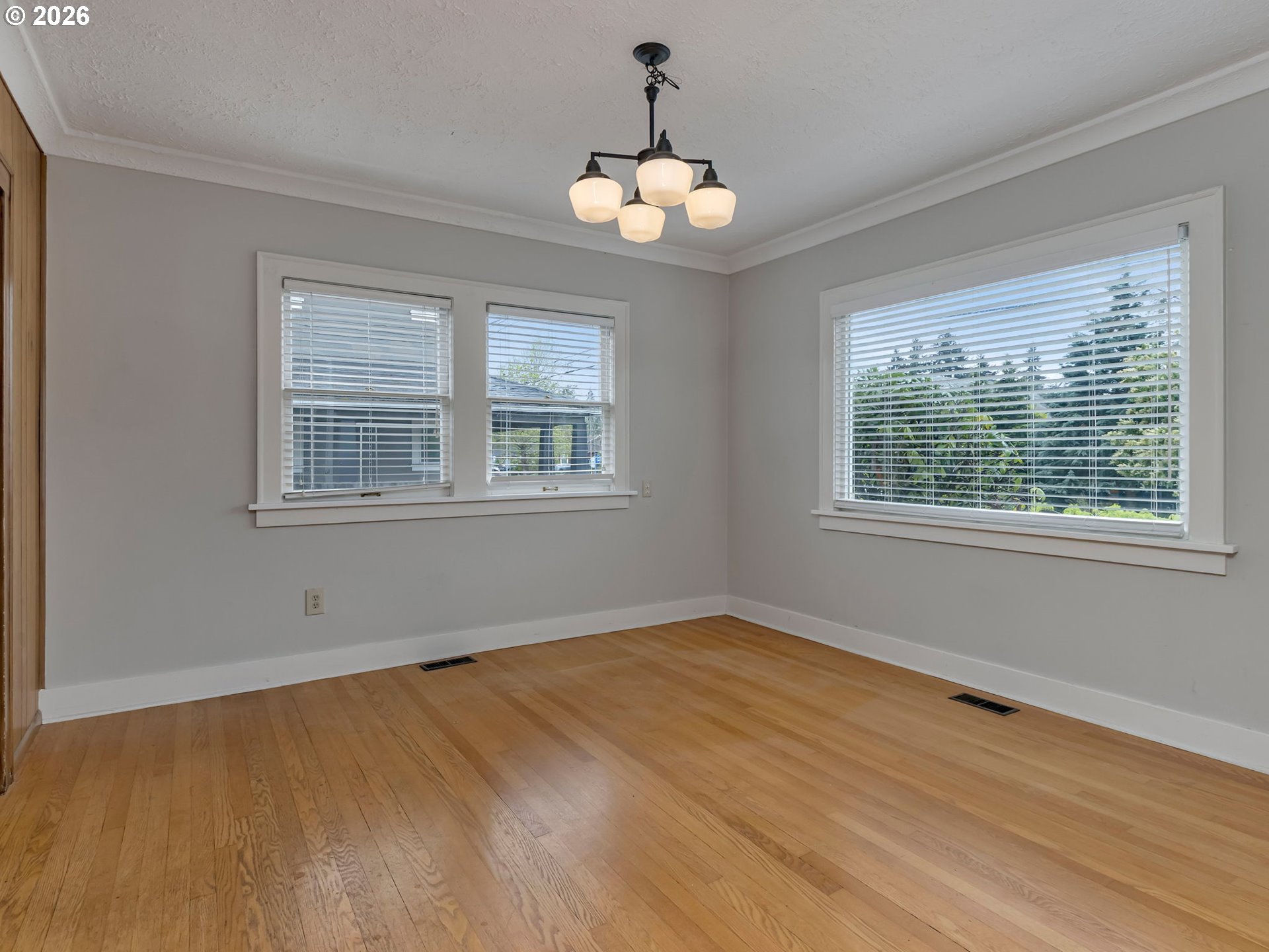7825 N WILLAMETTE BLVD