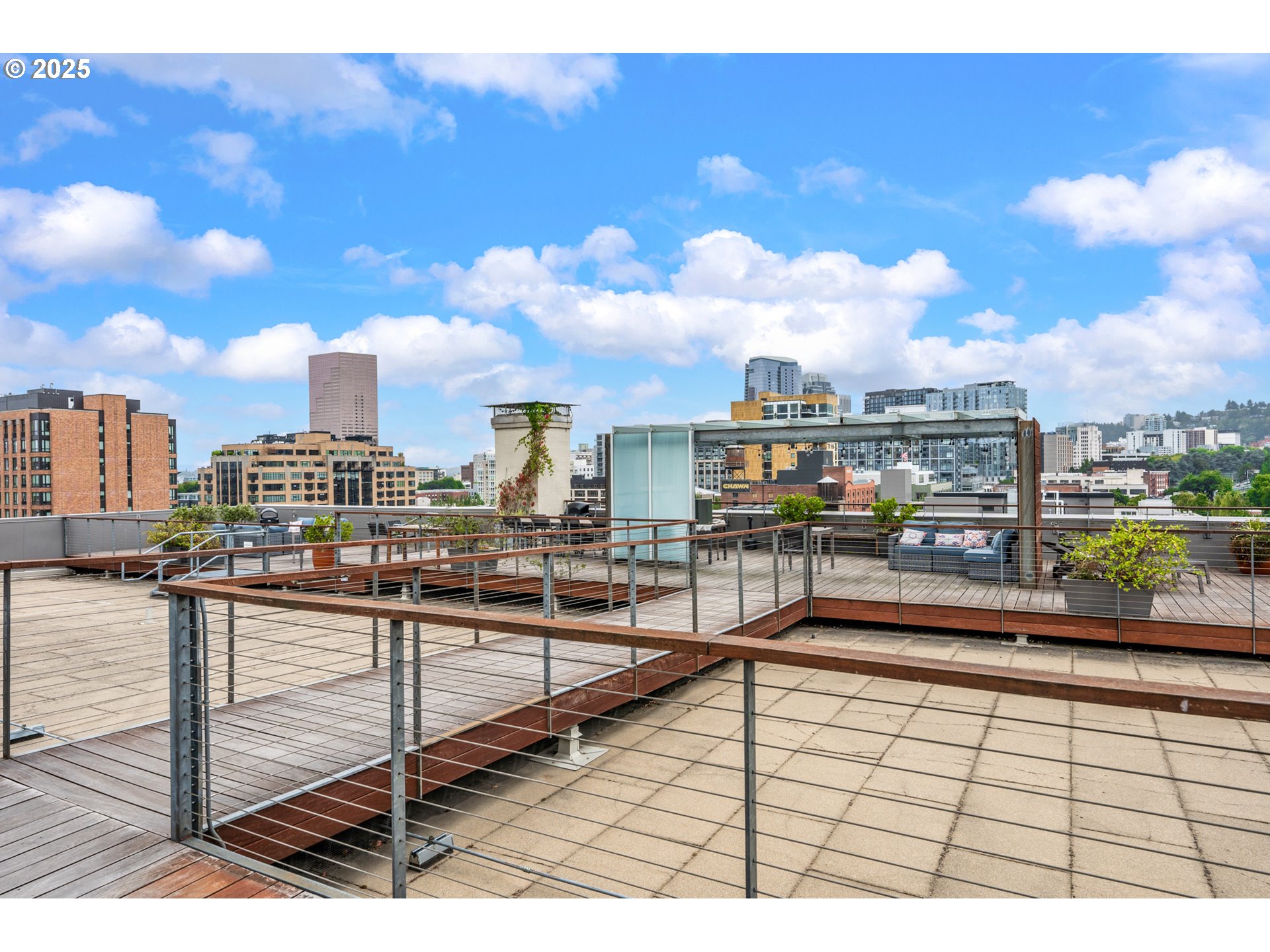 1314 NW IRVING ST 609