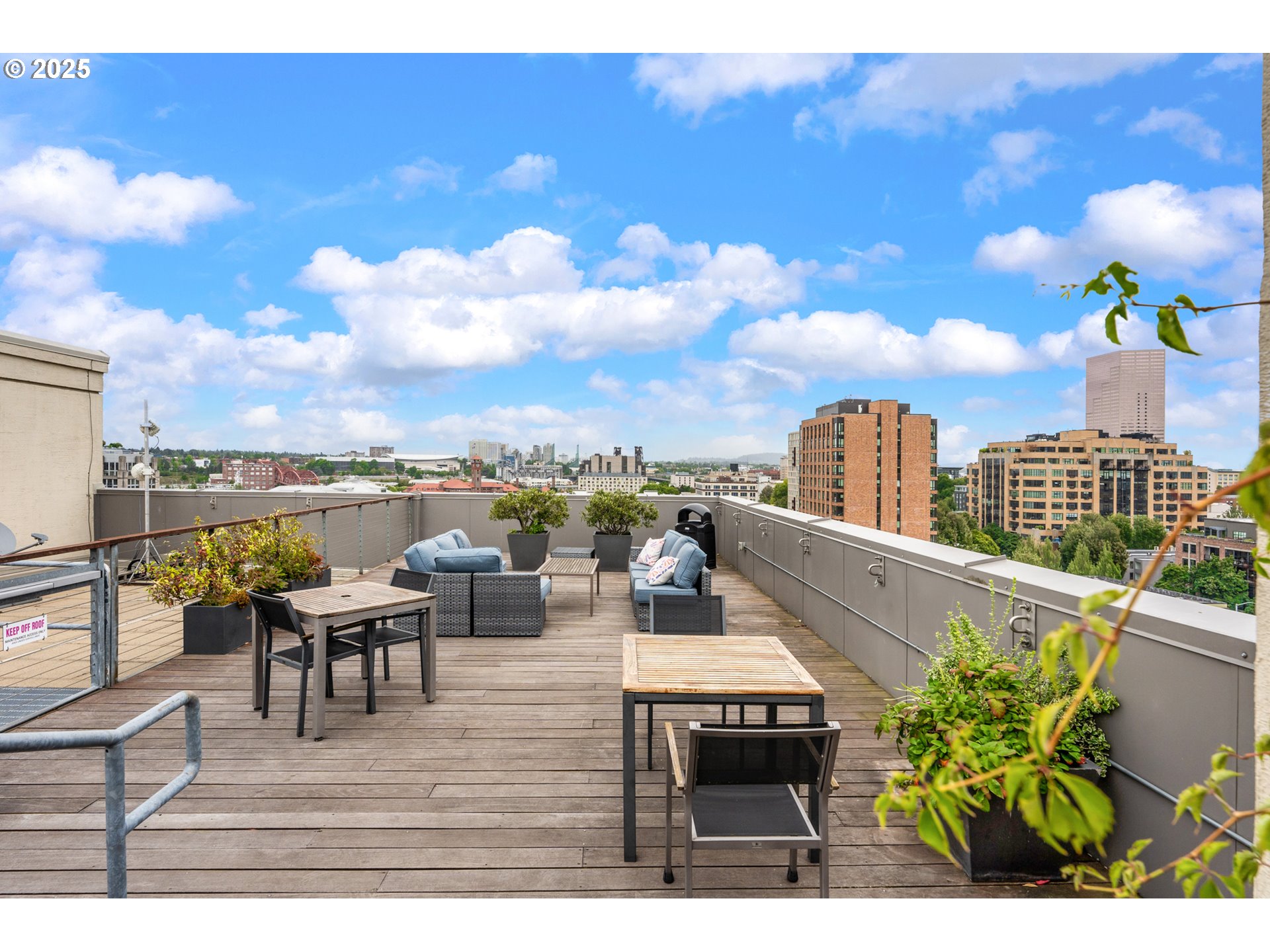 1314 NW IRVING ST 609