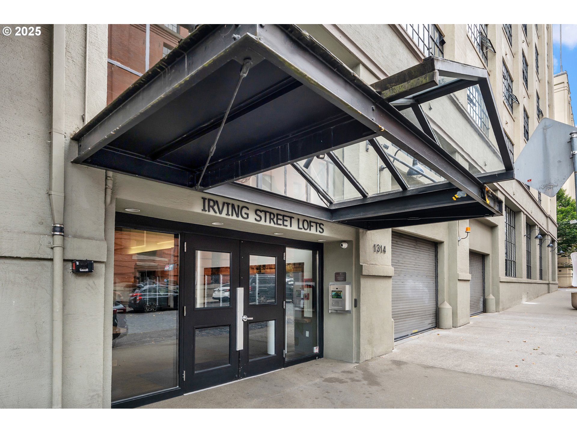 1314 NW IRVING ST 609