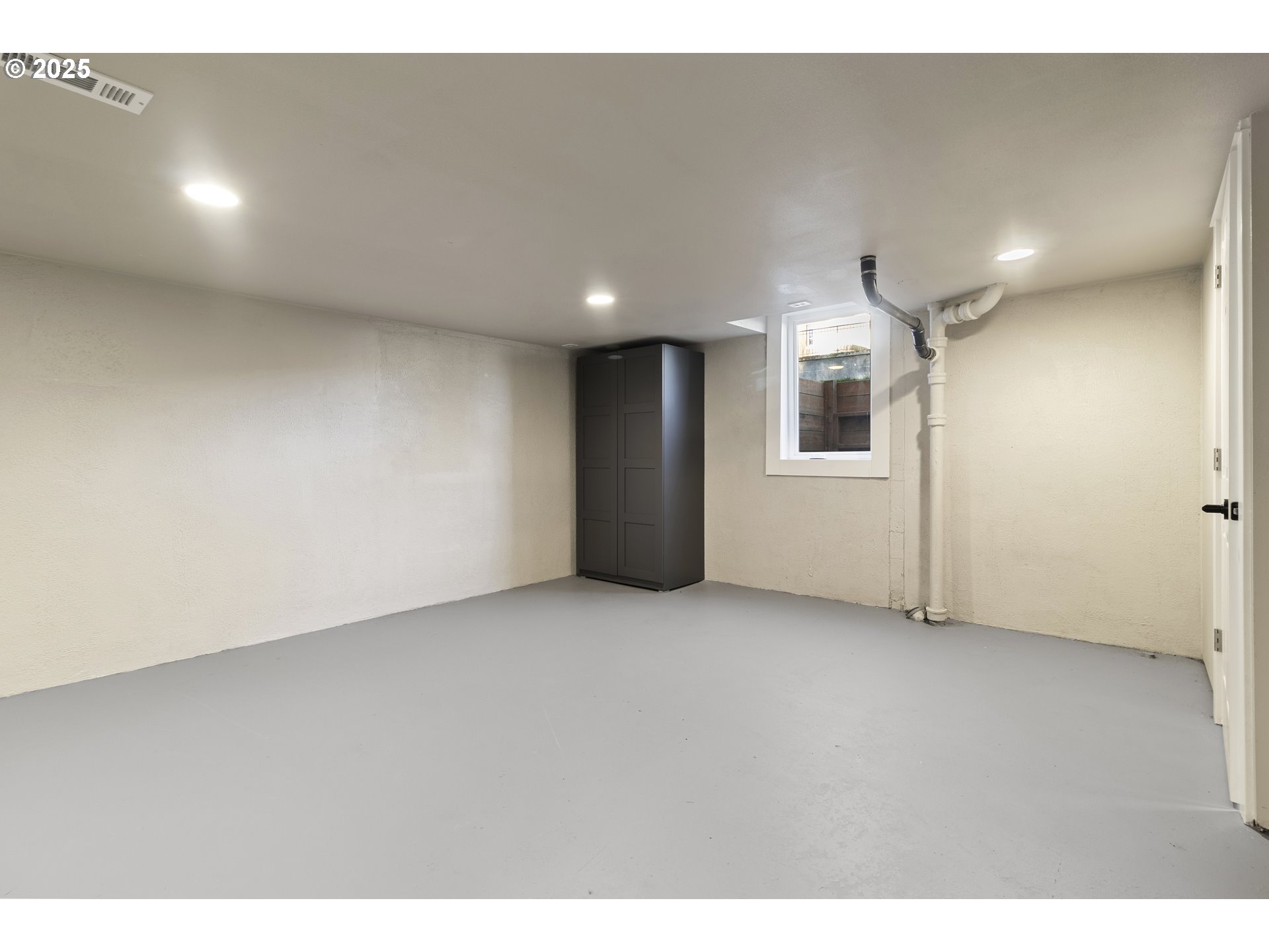 2233 NE 58TH AVE