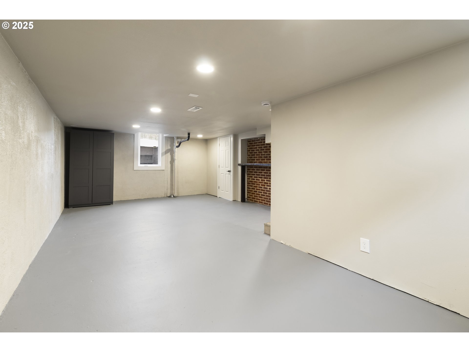 2233 NE 58TH AVE