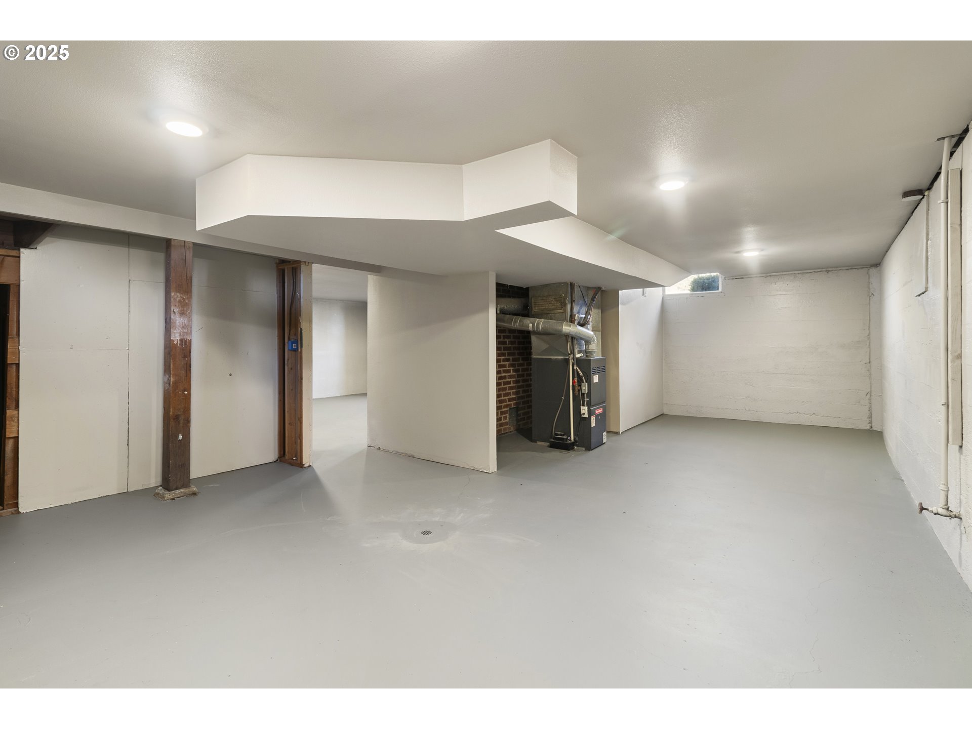 2233 NE 58TH AVE