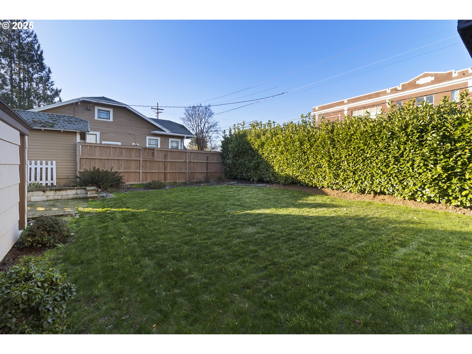 2233 NE 58TH AVE