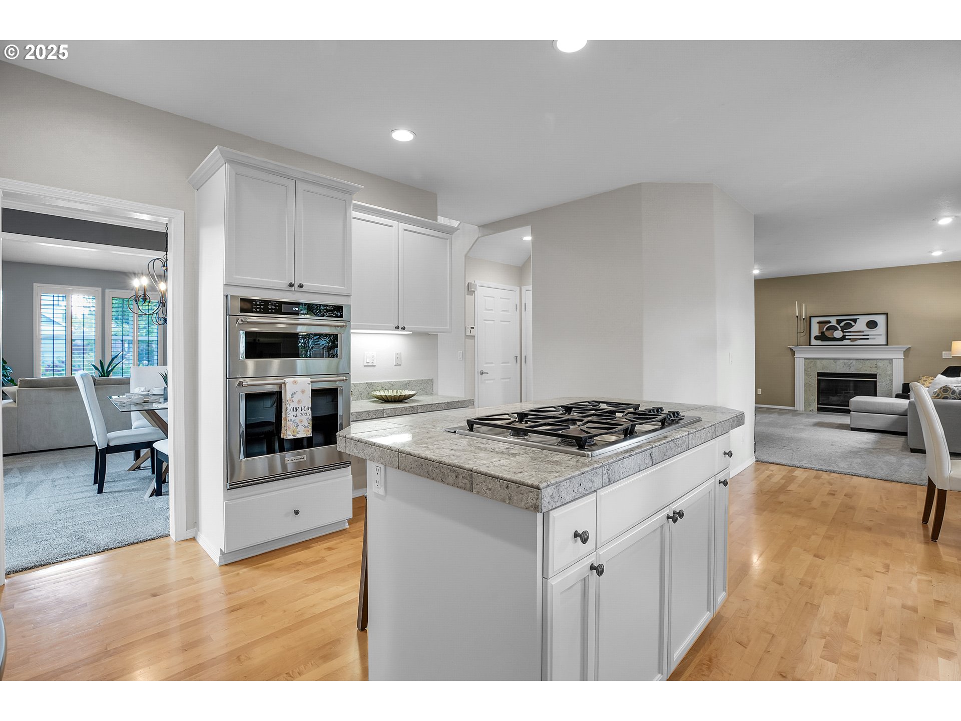 3823 NW TUSTIN RANCH DR
