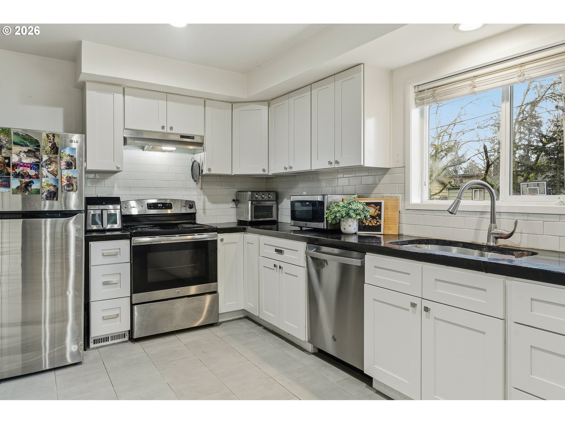 11937 NE HOLLADAY ST