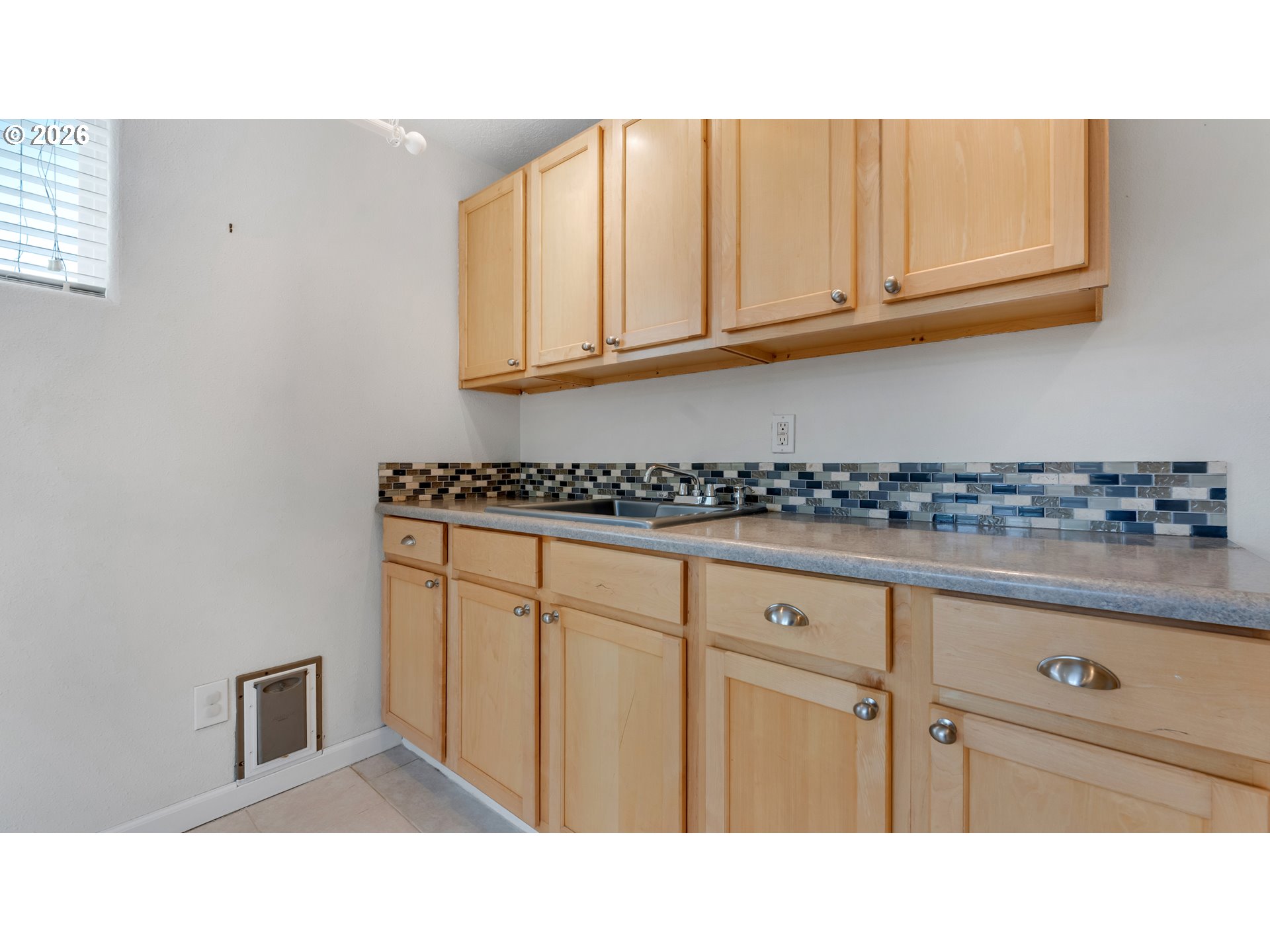 8110 DAPHNE CT
