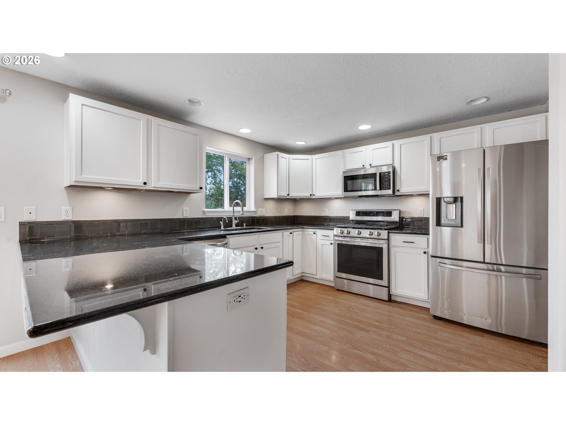 8110 DAPHNE CT