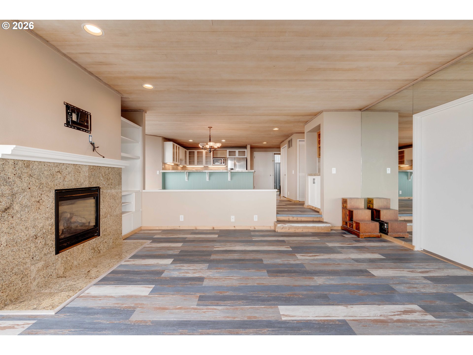 4175 N HIGHWAY 101 G1