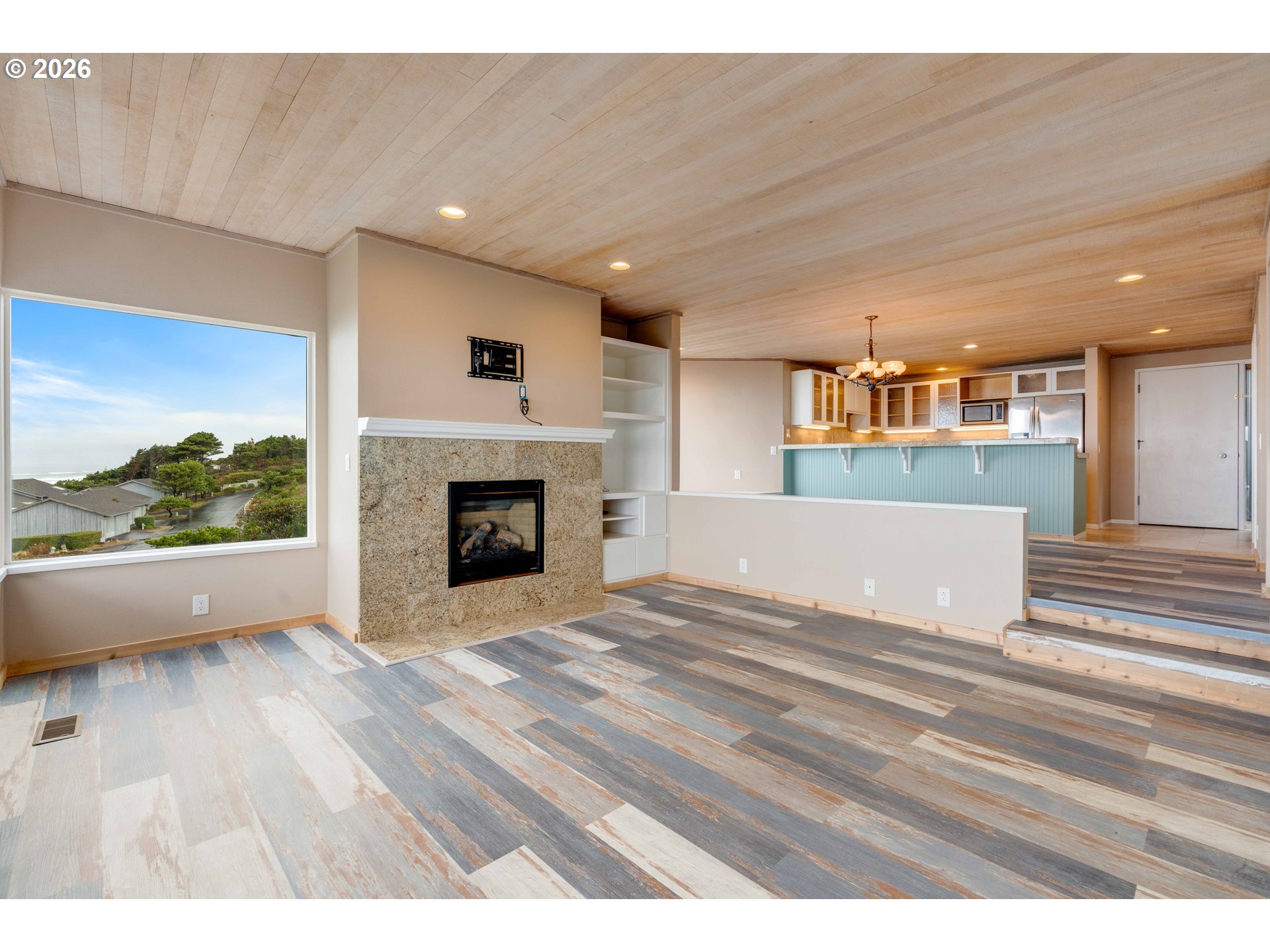 4175 N HIGHWAY 101 G1