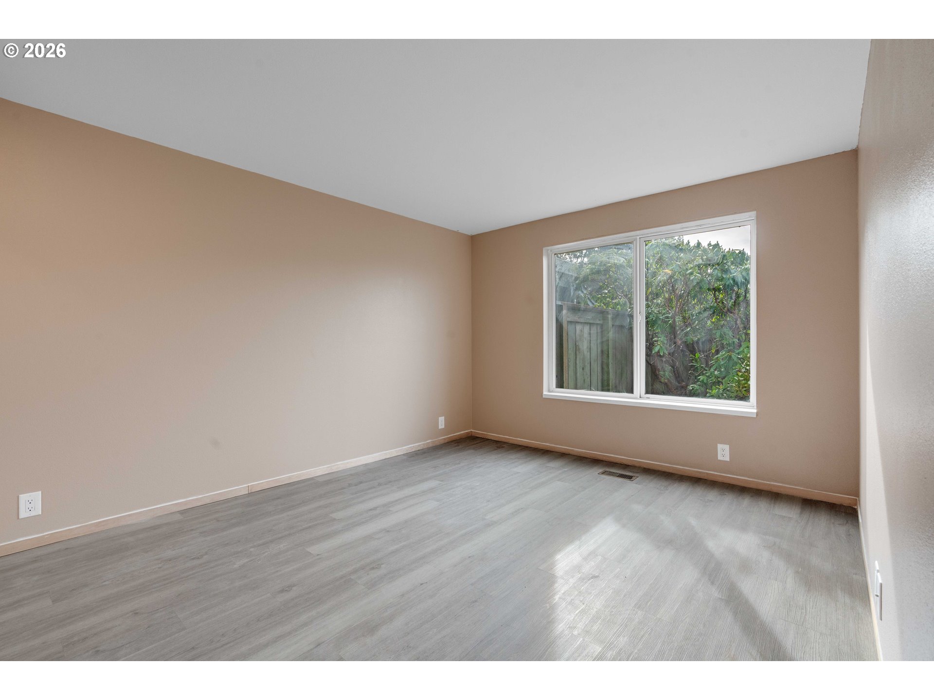 4175 N HIGHWAY 101 G1