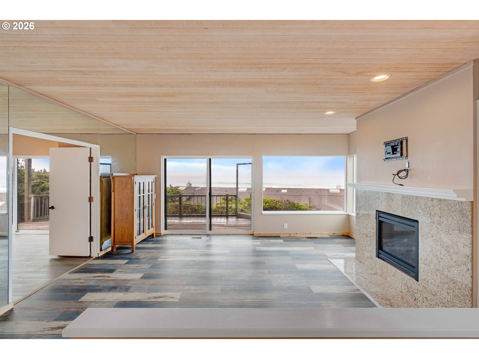 4175 N HIGHWAY 101 G1