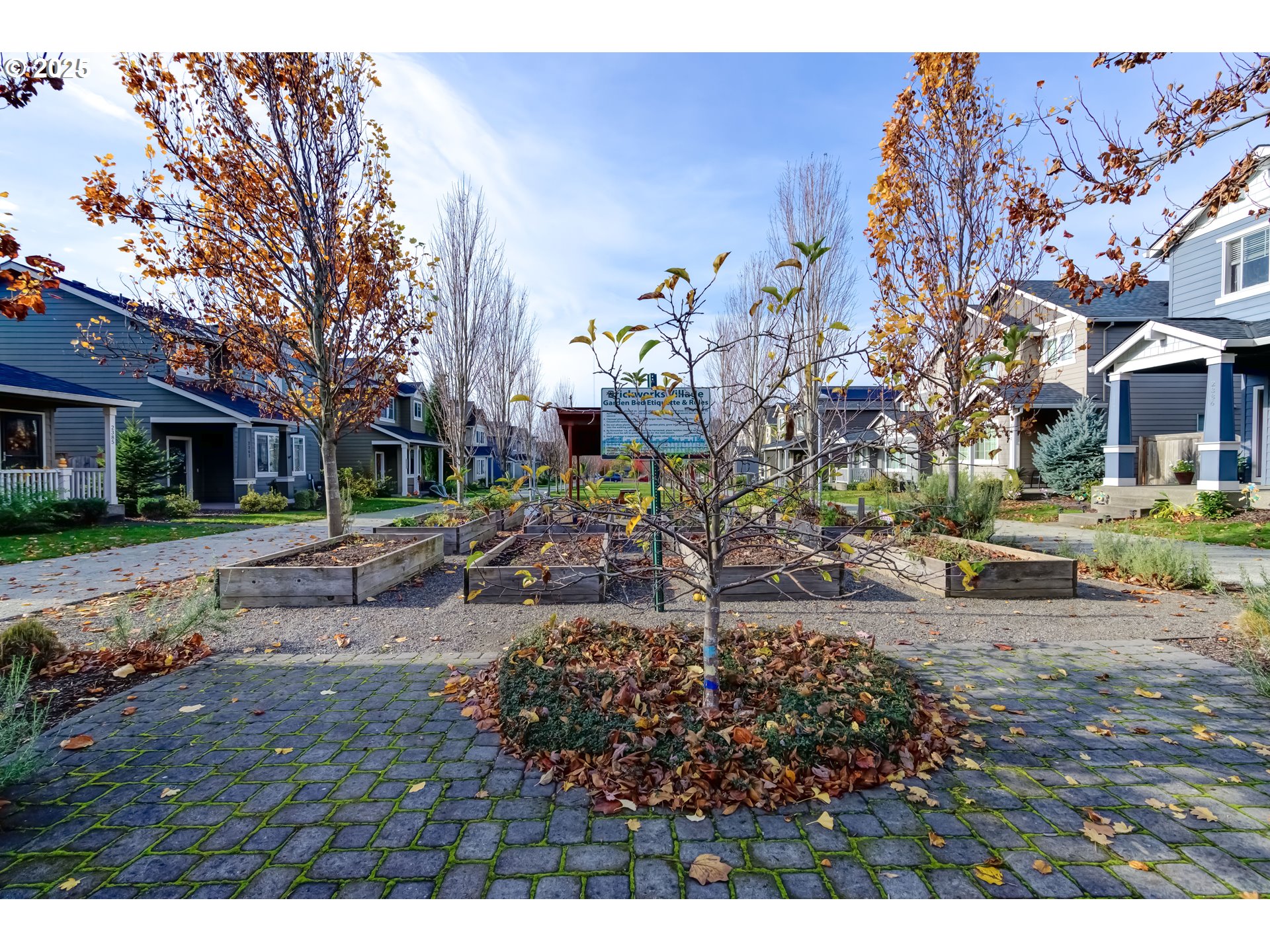 2392 SE 16TH ALY