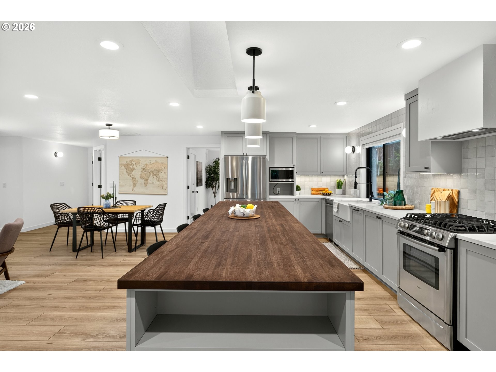 3715 DIVISION CT