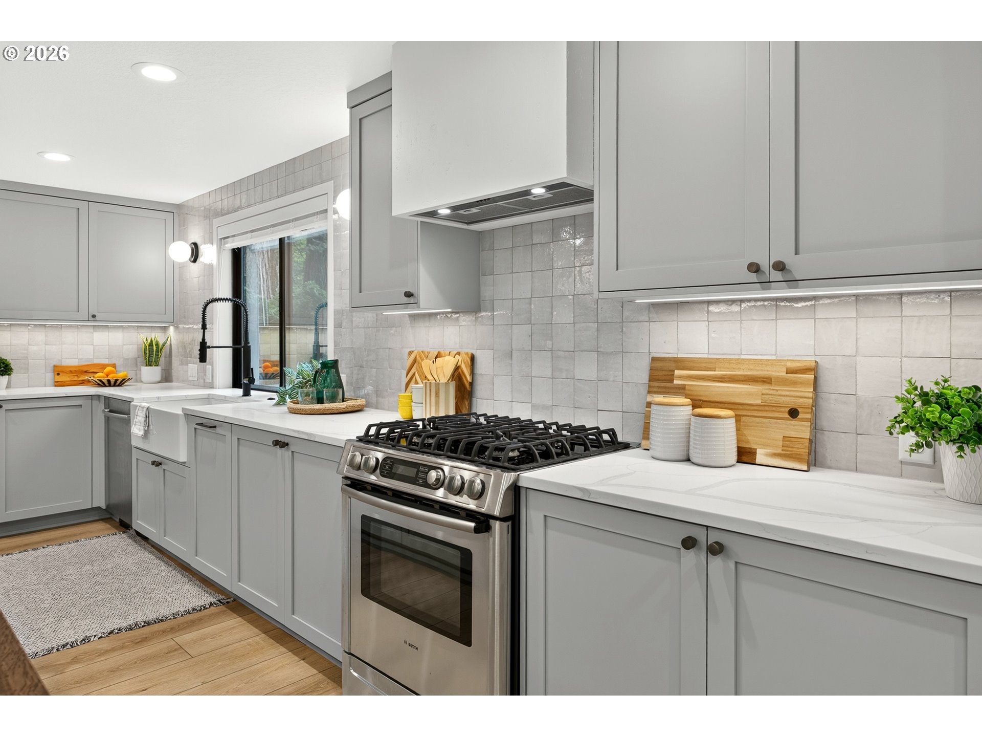 3715 DIVISION CT