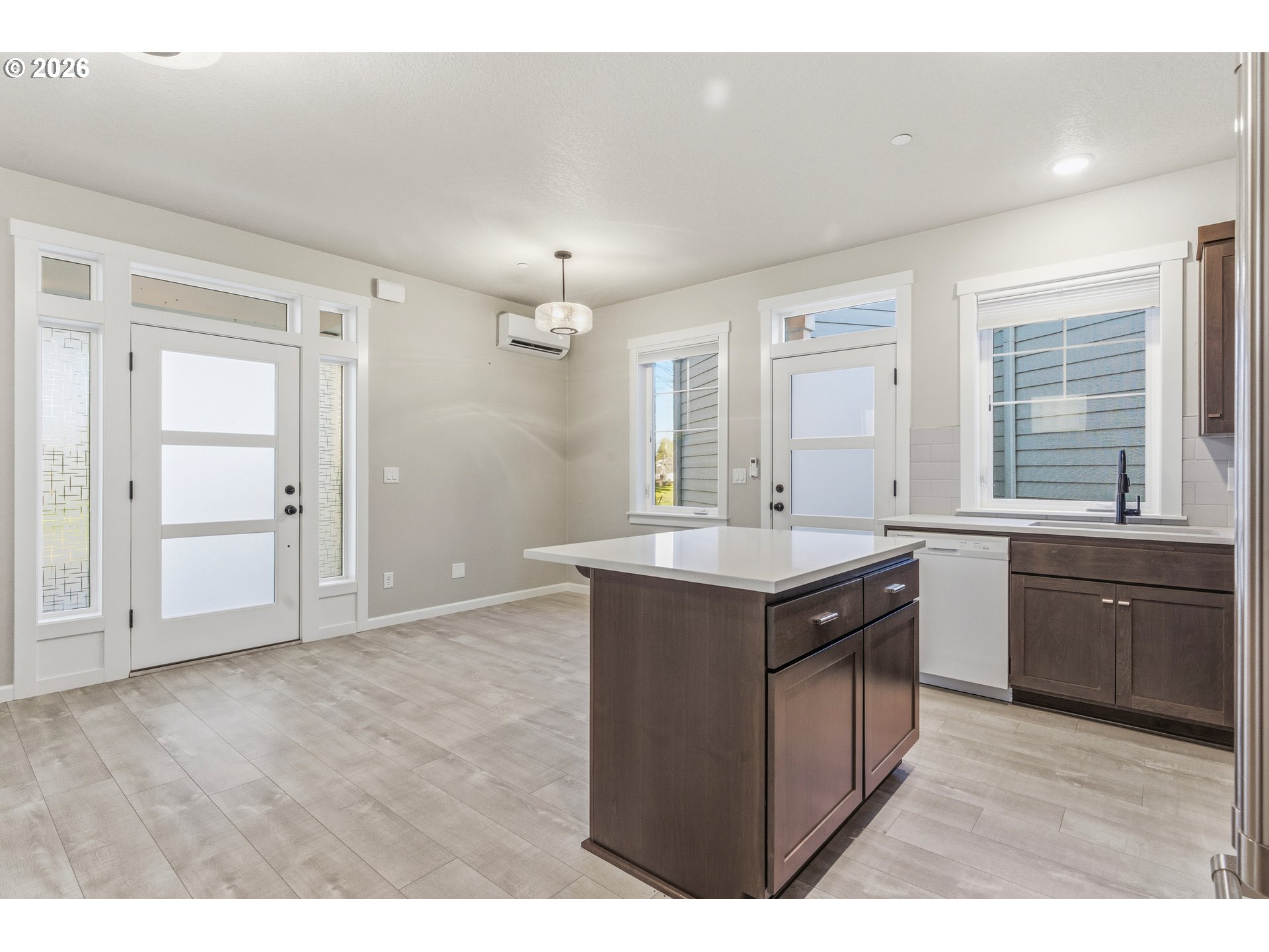 1811 COUSTEAU LOOP SE