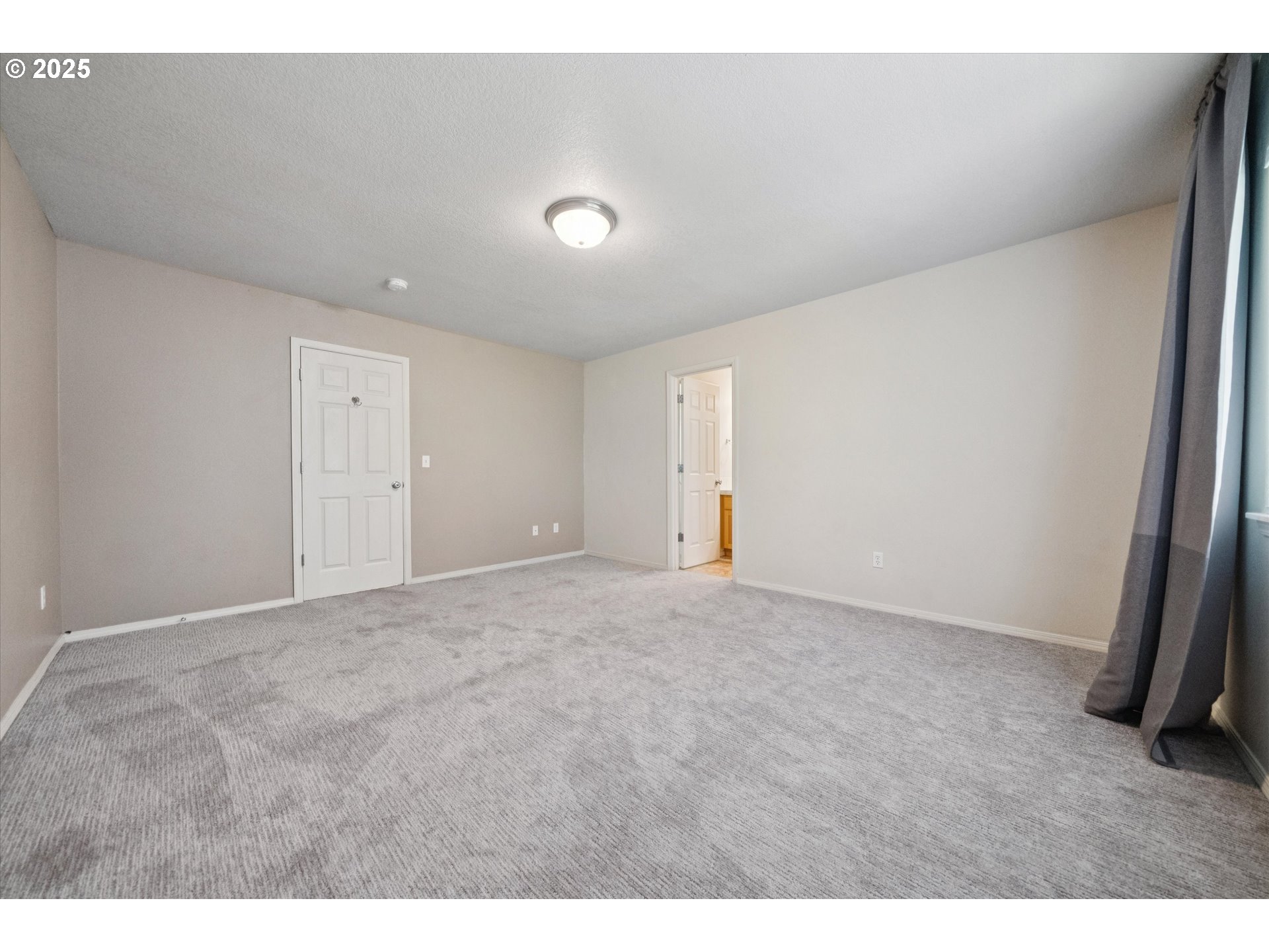 2514 SE LINDEN PL