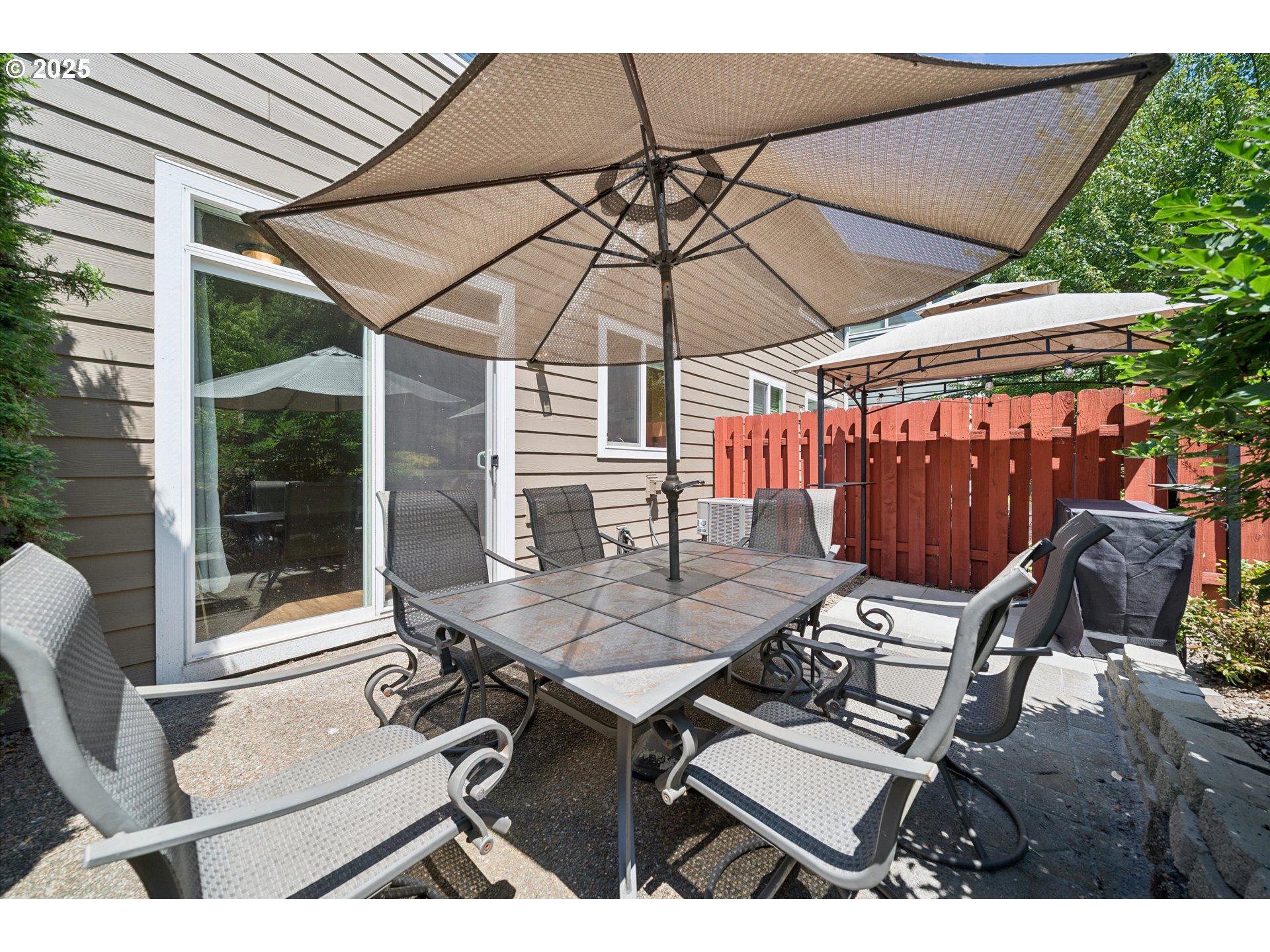 2514 SE LINDEN PL