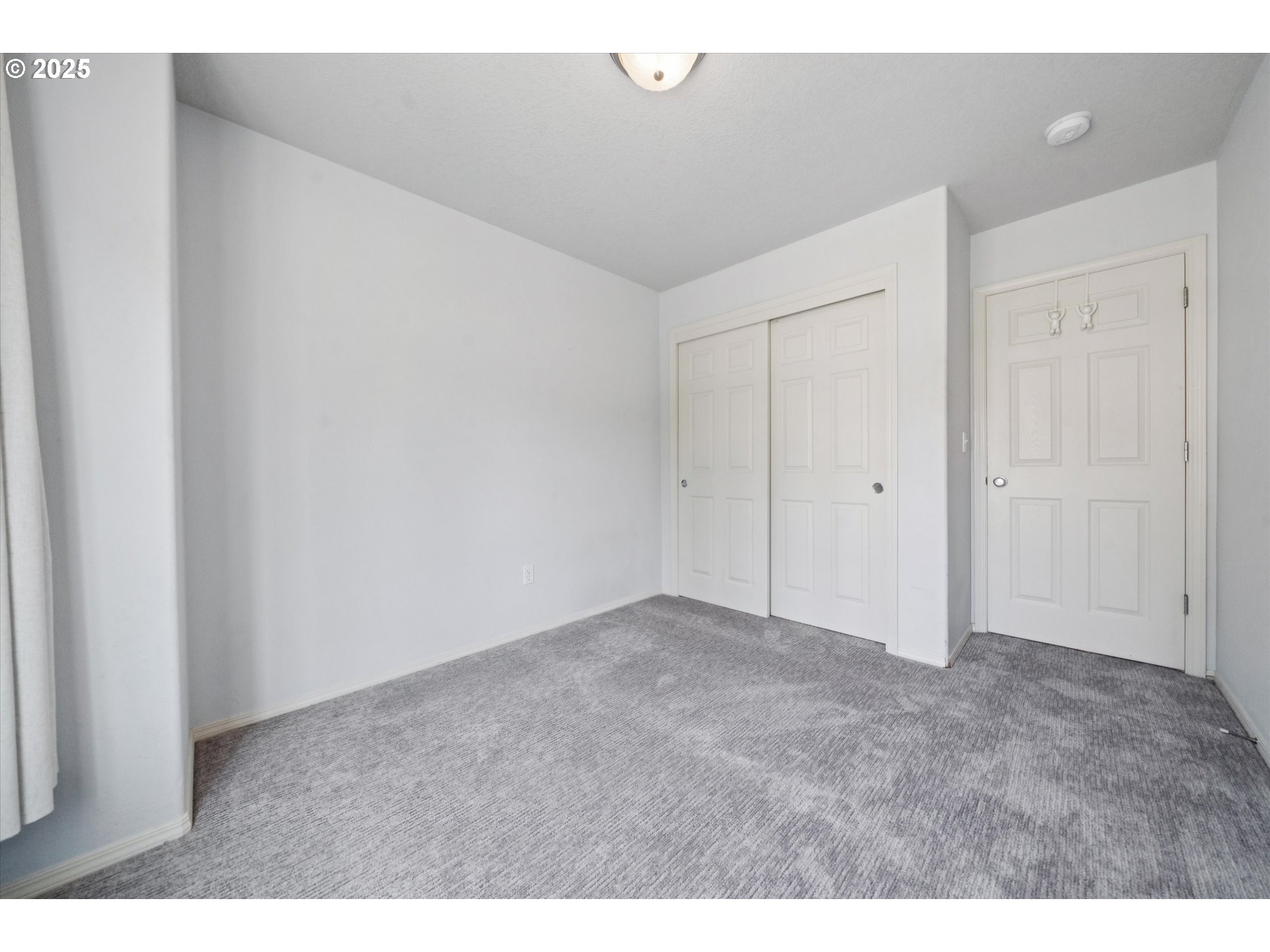 2514 SE LINDEN PL