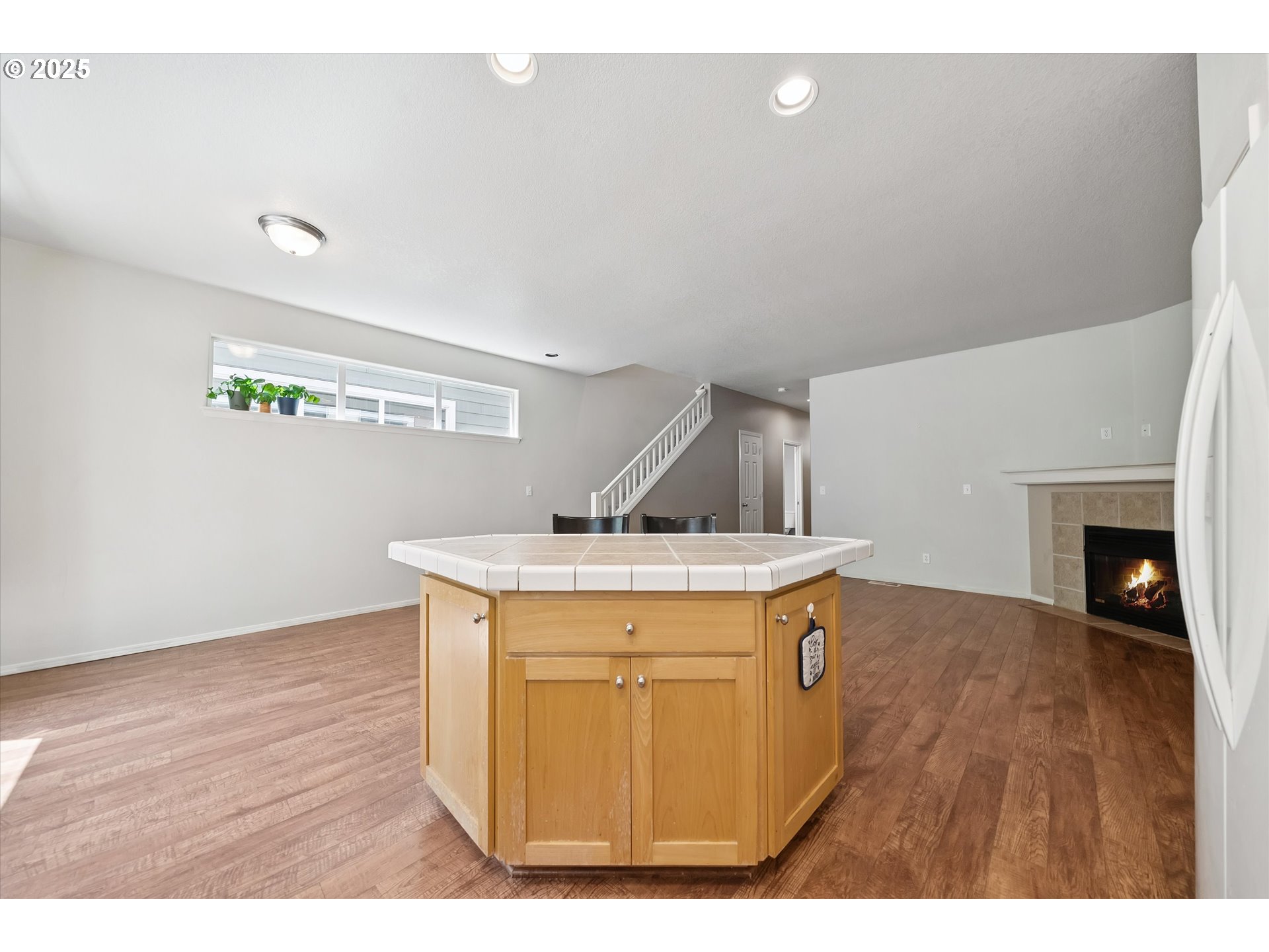 2514 SE LINDEN PL