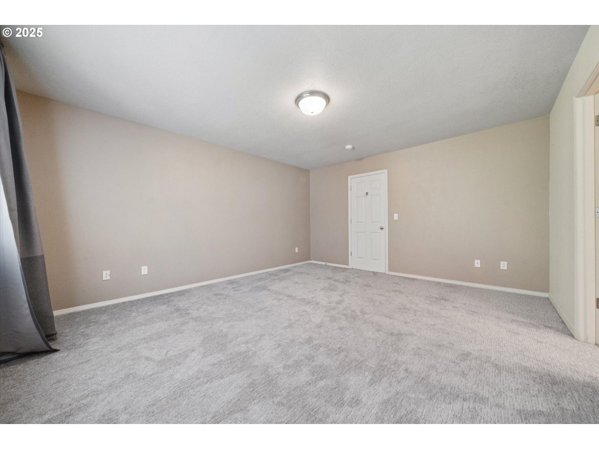 2514 SE LINDEN PL