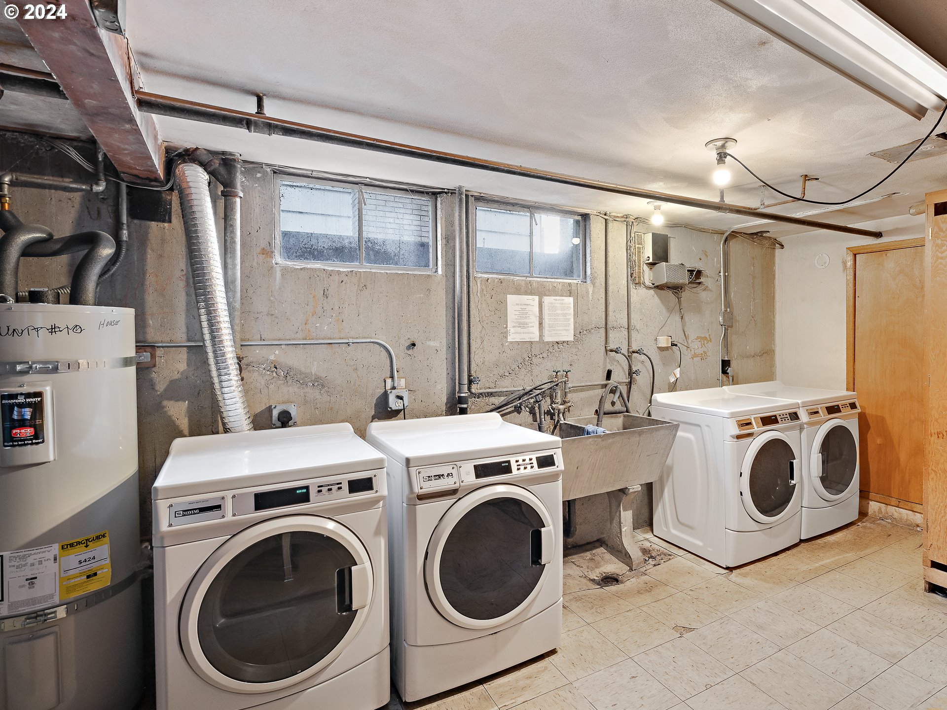 3911 NE KILLINGSWORTH ST 7