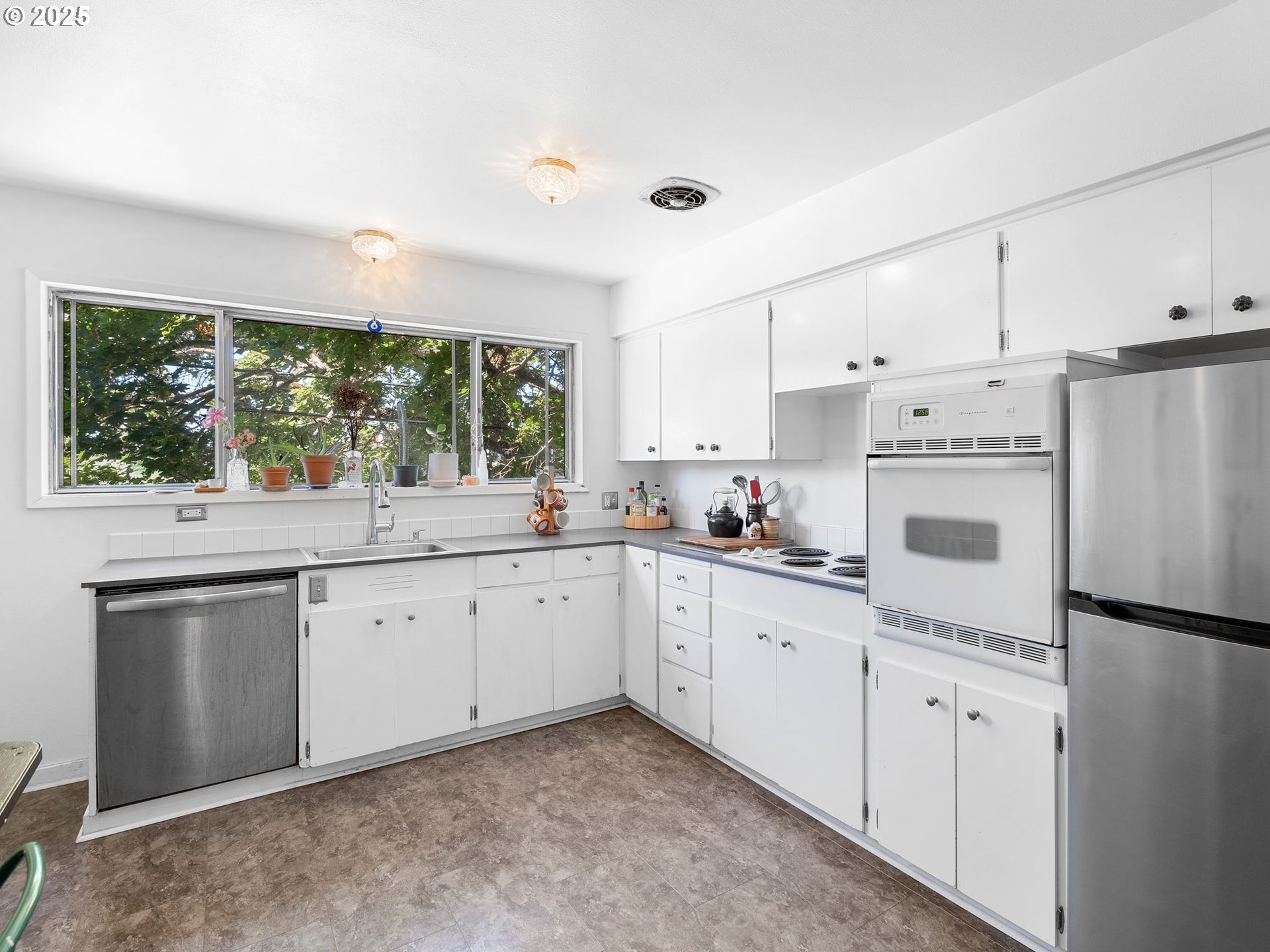 3911 NE KILLINGSWORTH ST 7